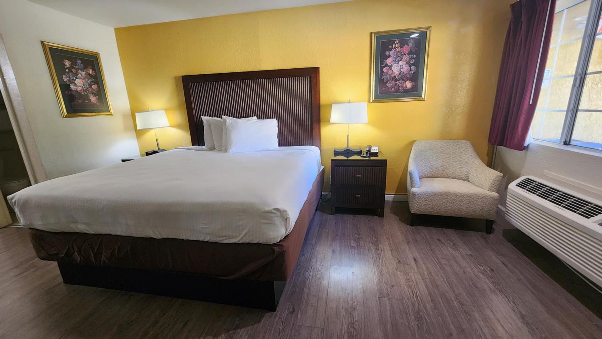 Mission Inn and Suites photo 2