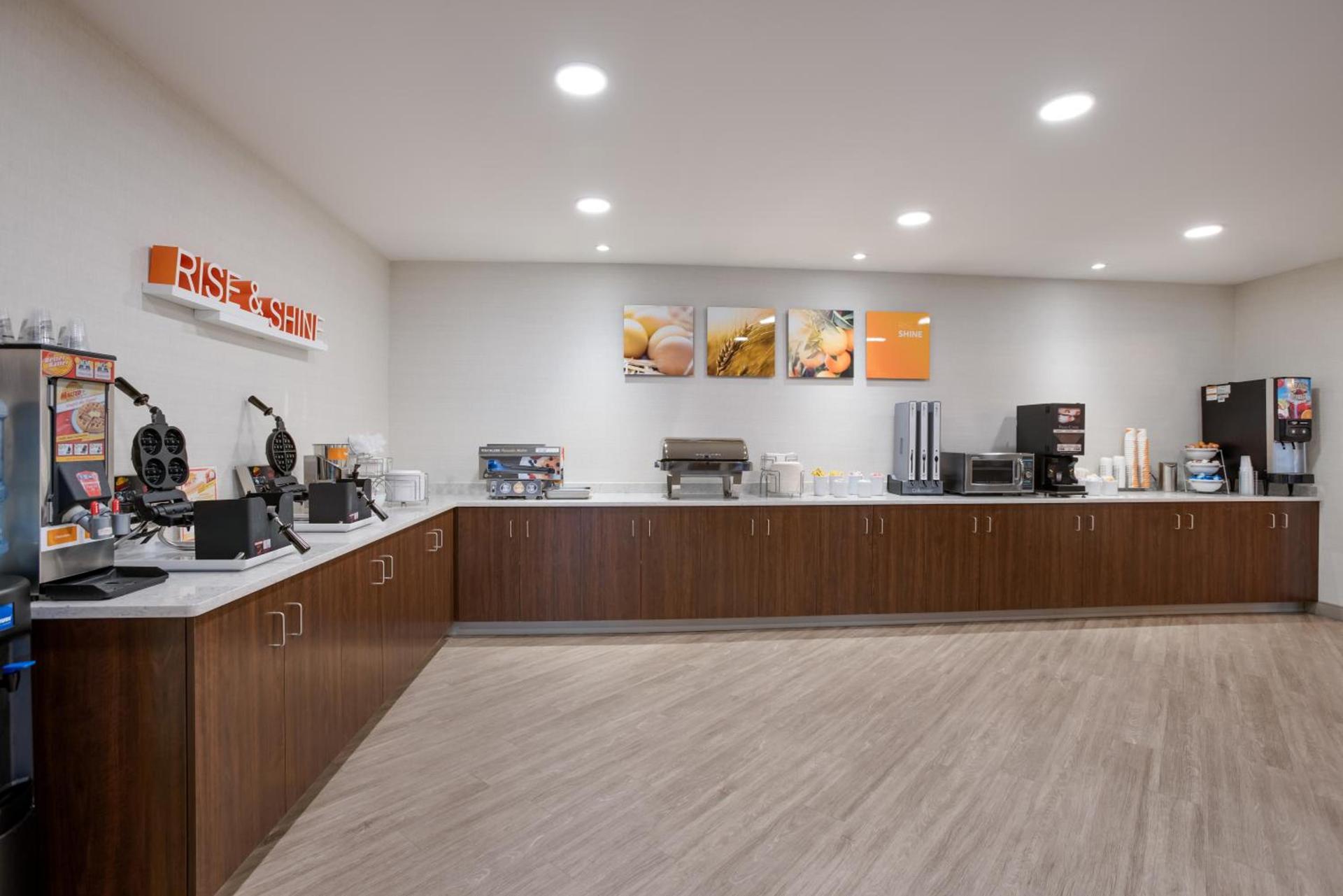 Comfort Inn & Suites Gaylord photo 10