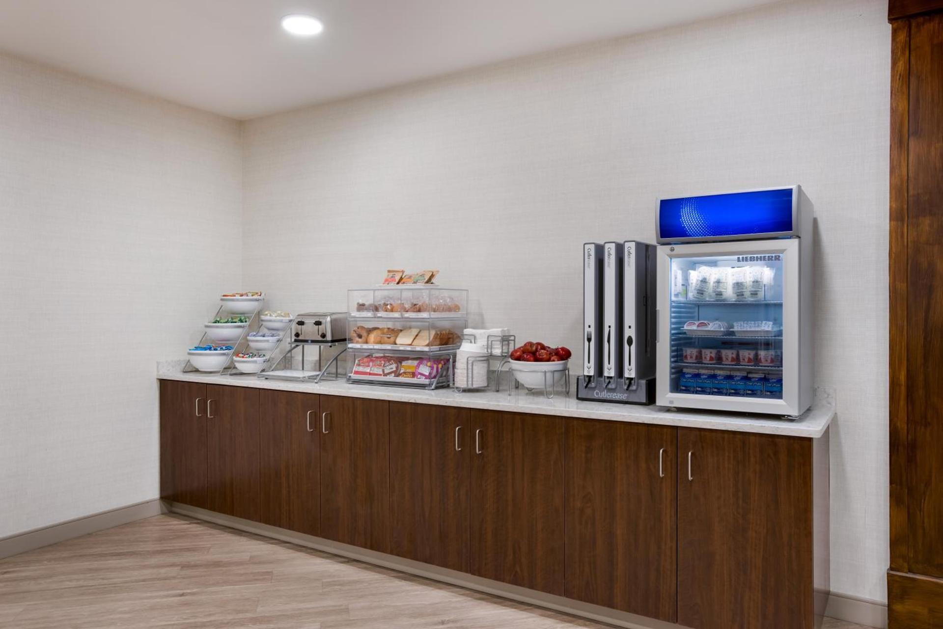 Comfort Inn & Suites Gaylord photo 11