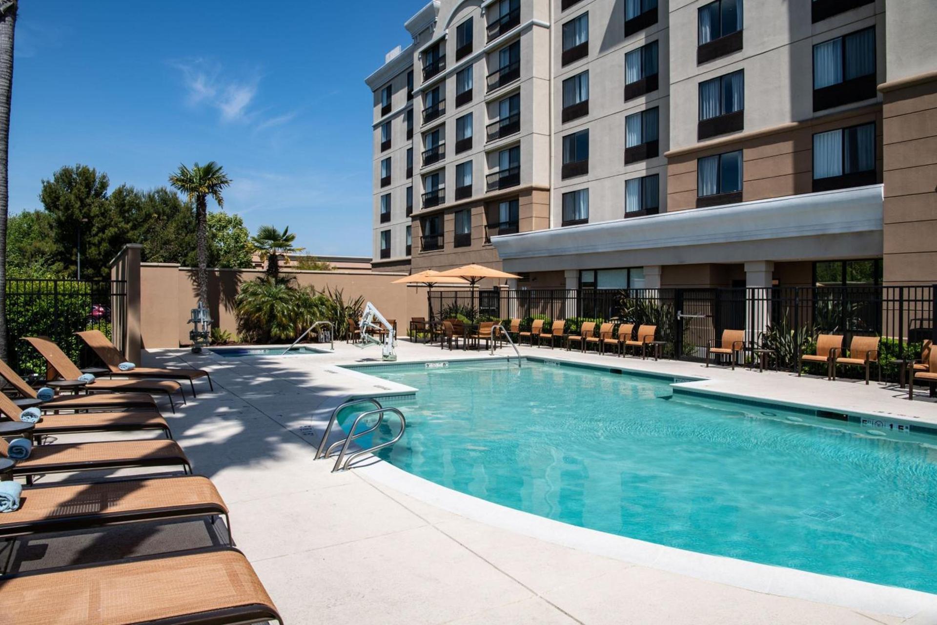 Courtyard by Marriott Newark Silicon Valley photo 41