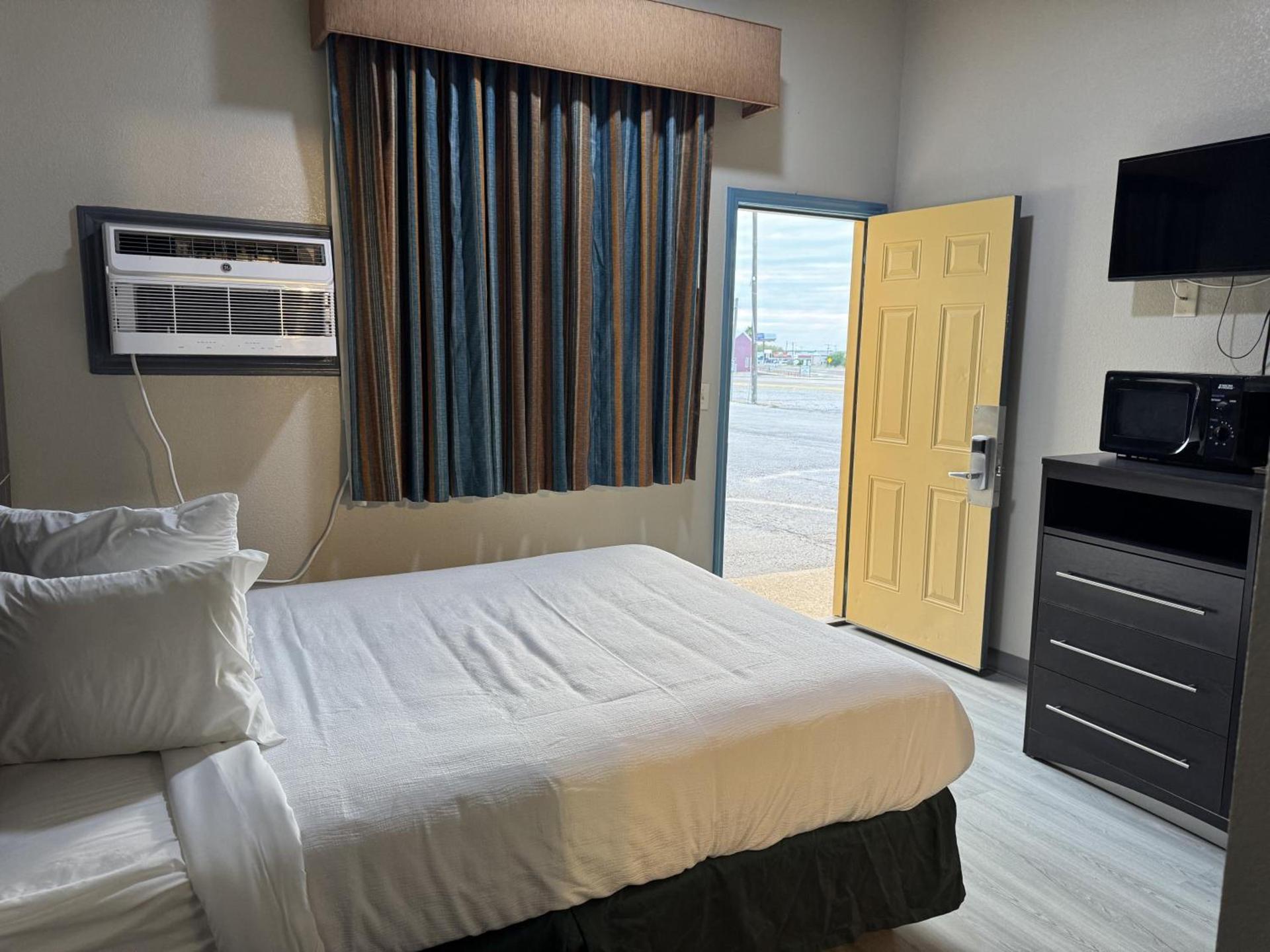 Executive inn photo 12