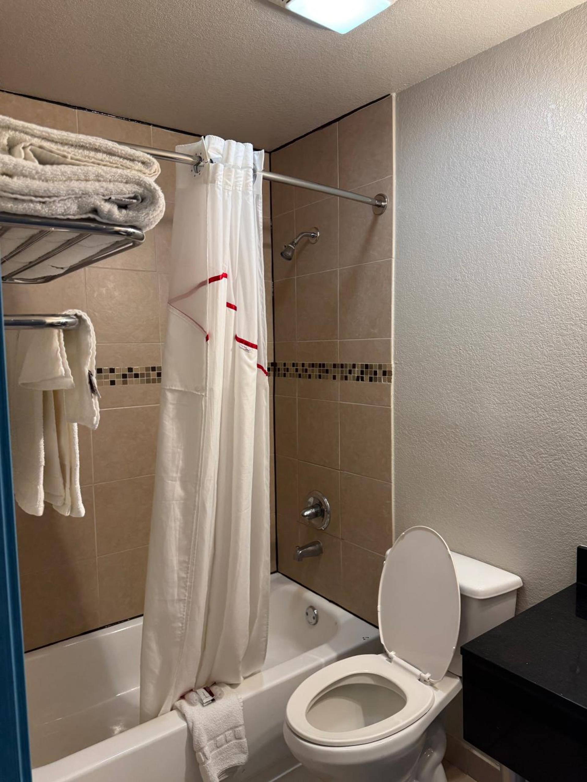 Executive inn photo 13