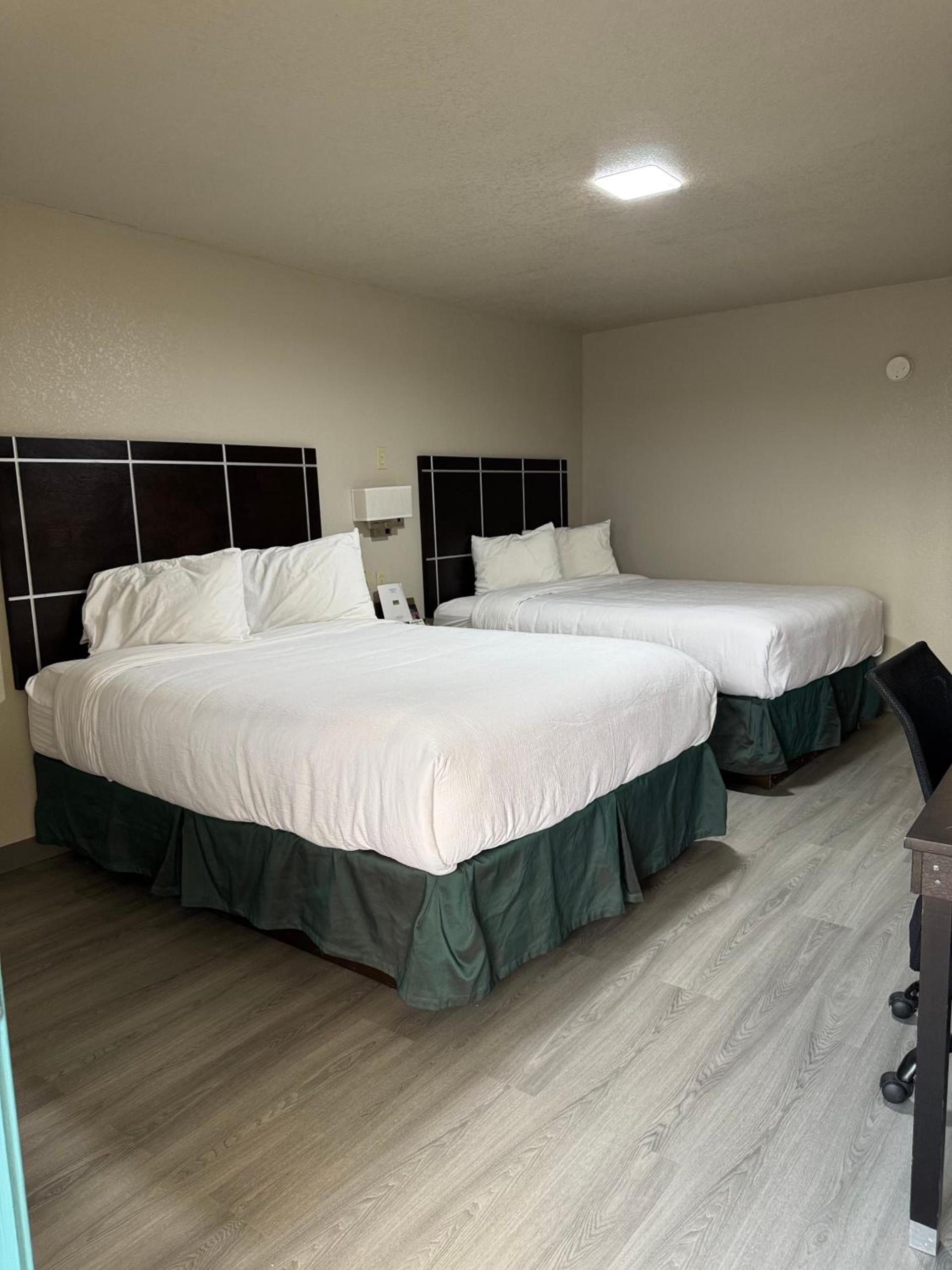 Executive inn photo 4