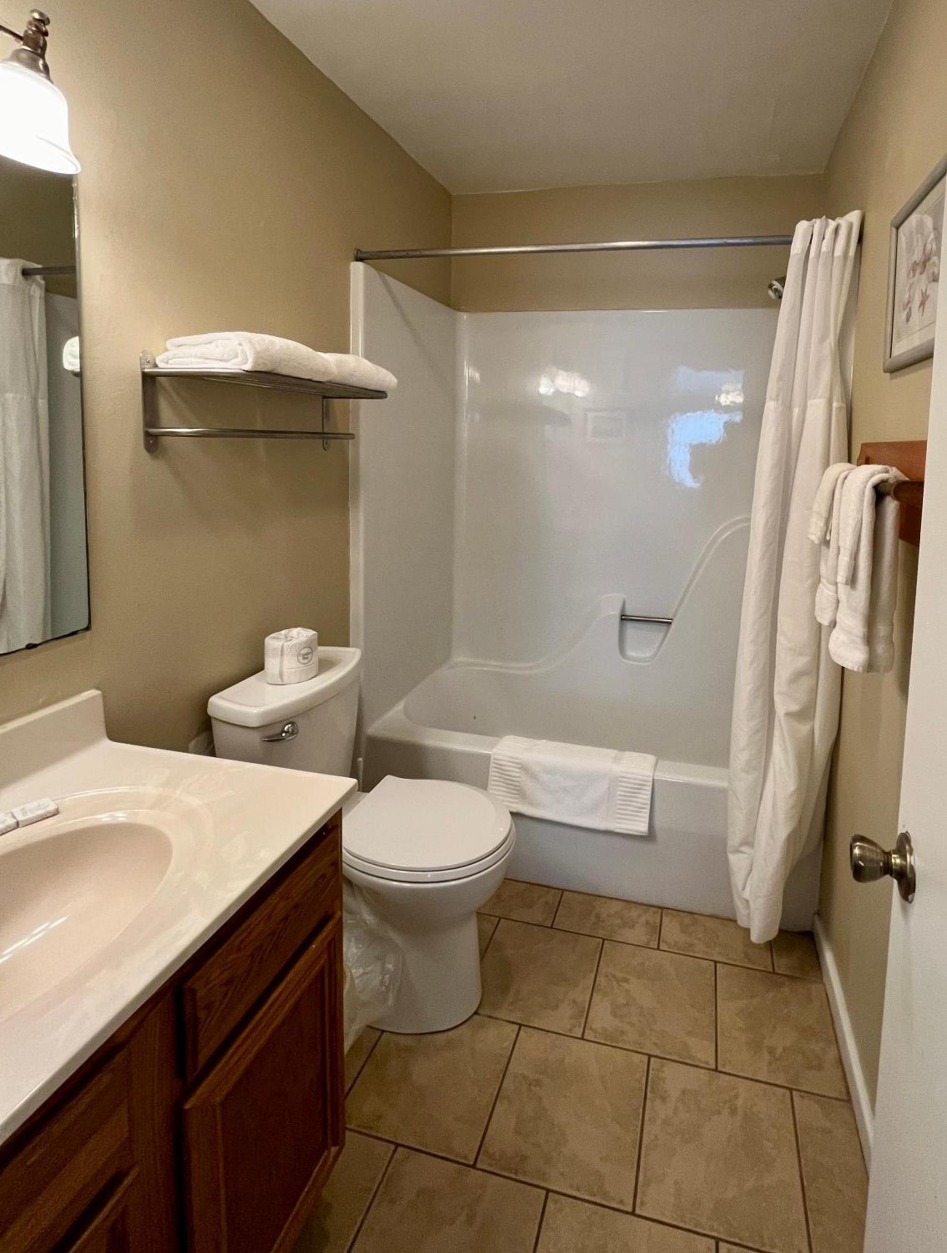 Cape Hatteras Motel photo 38