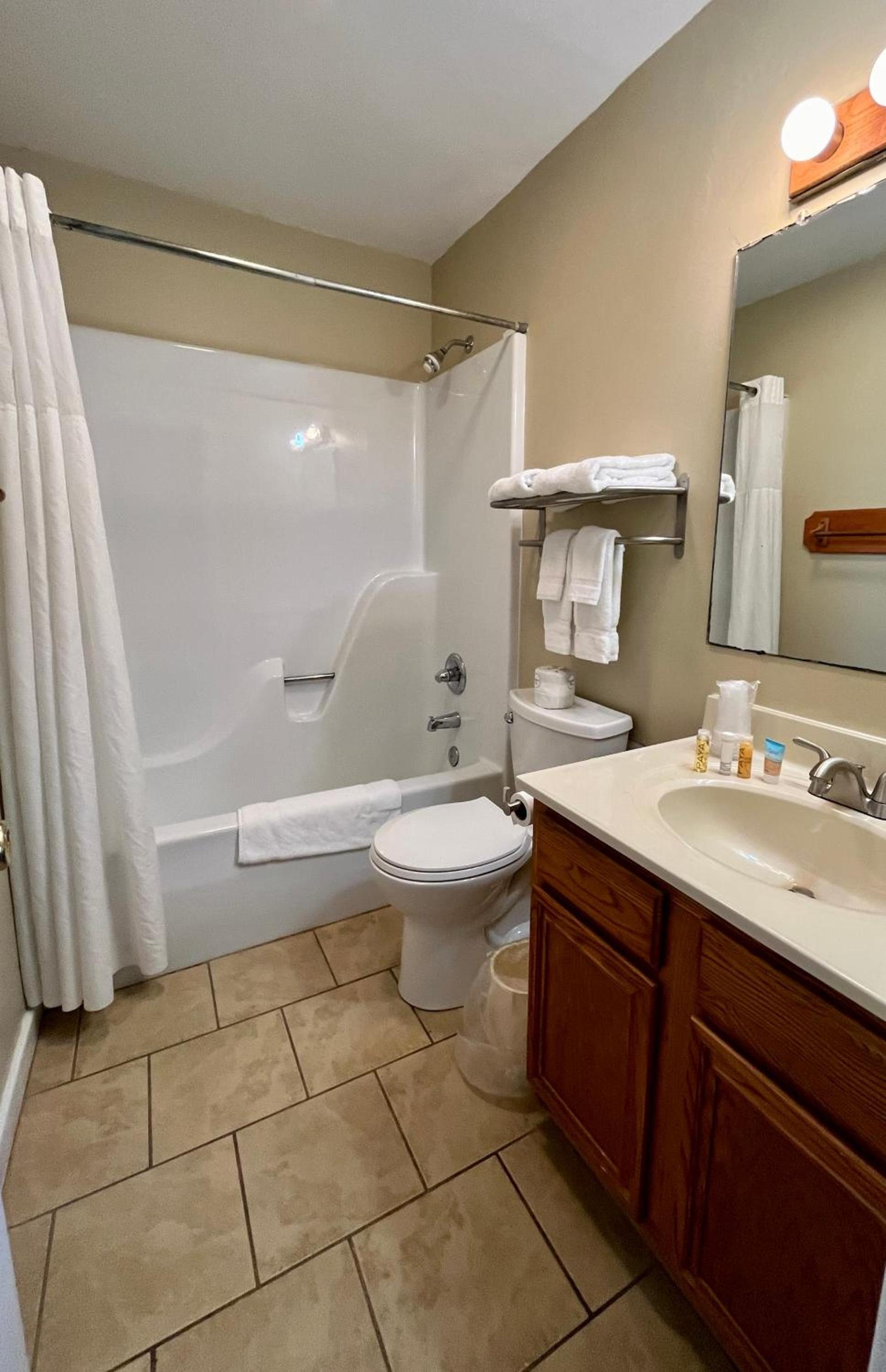Cape Hatteras Motel photo 47