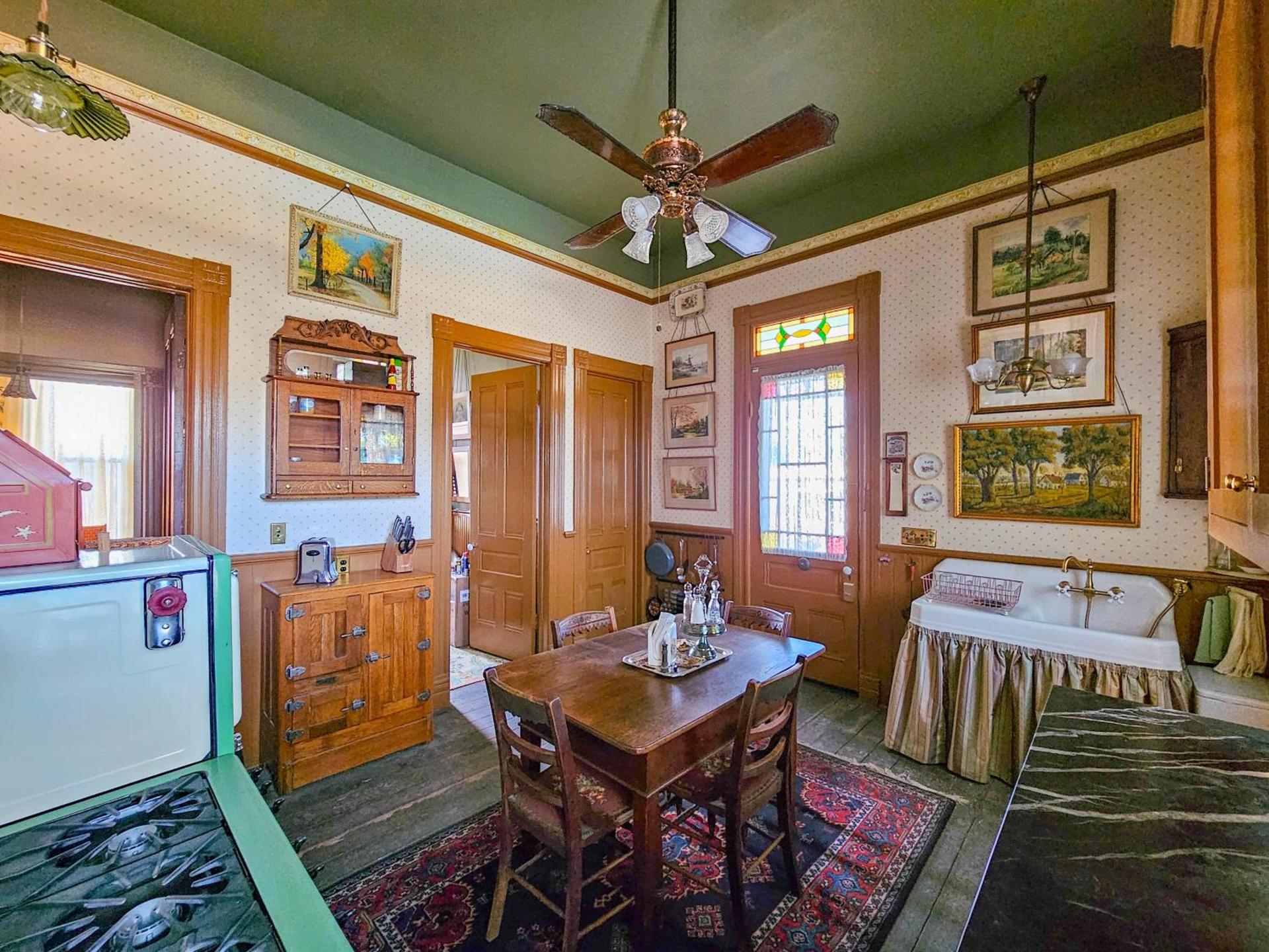 The JD Hyde Historic Inn photo 97