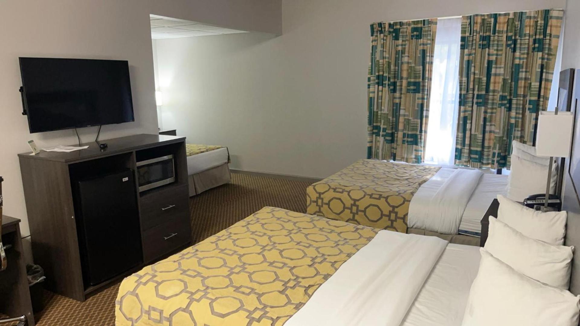 Baymont by Wyndham Cookeville photo 2