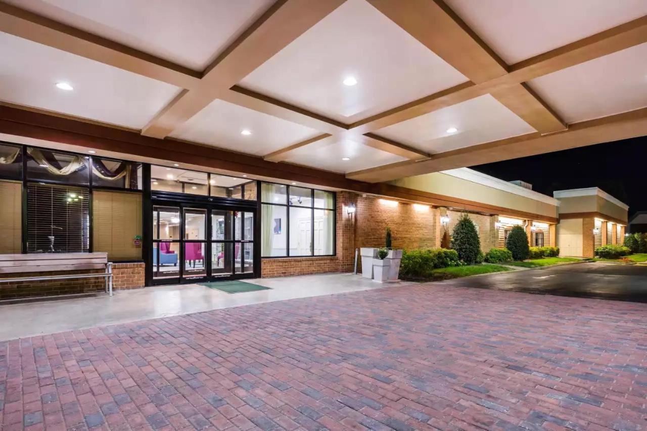 Days Hotel by Wyndham Williamsburg I-64 photo 8