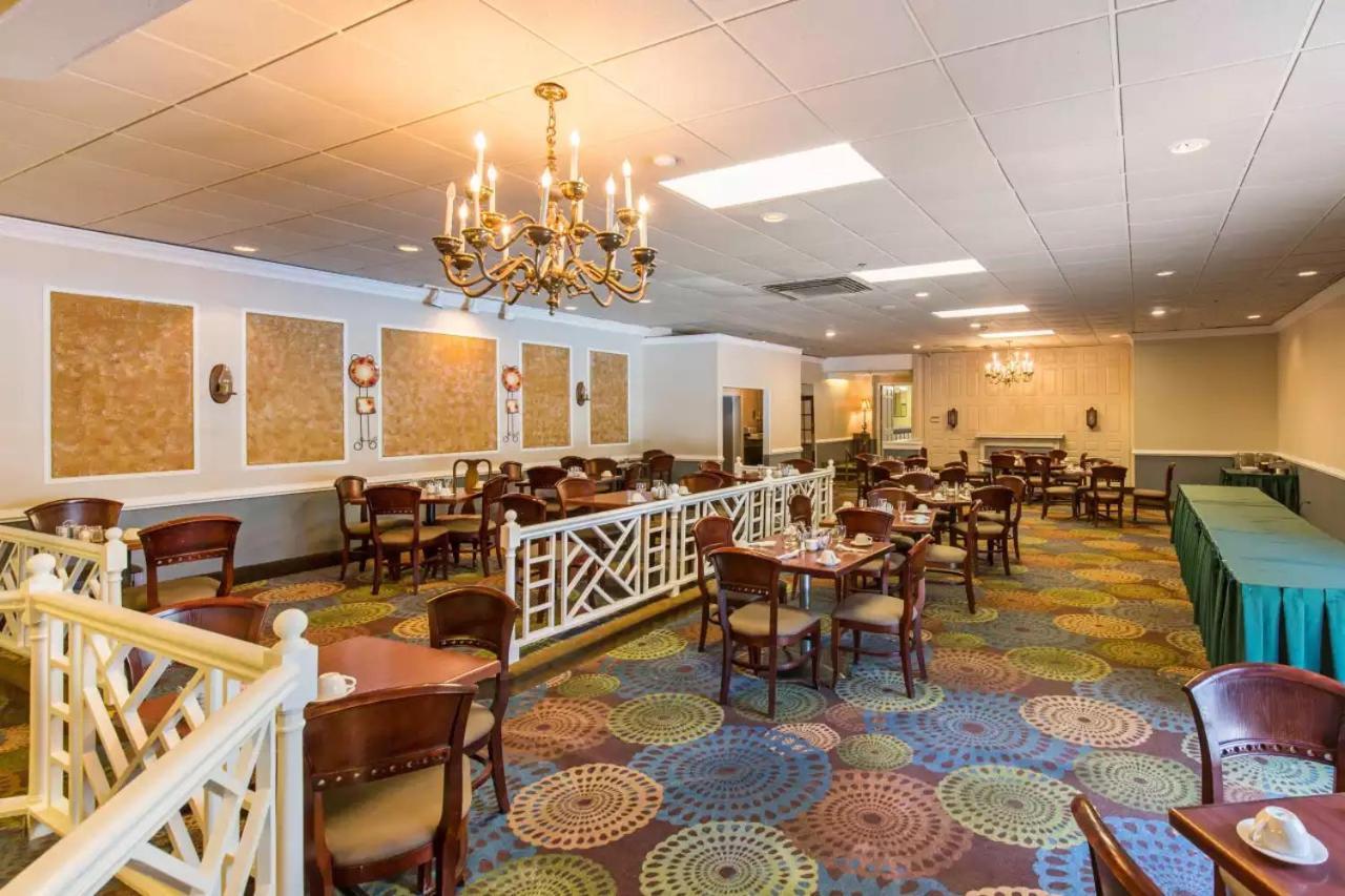 Days Hotel by Wyndham Williamsburg I-64 photo 11