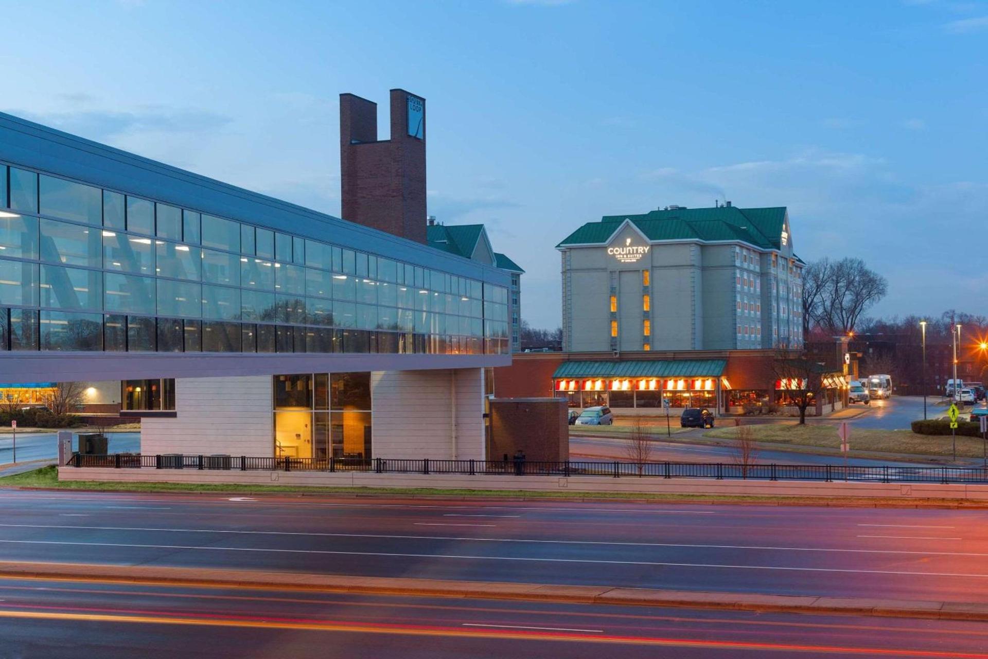 Country Inn & Suites by Radisson, Bloomington at Mall of America, MN photo 2