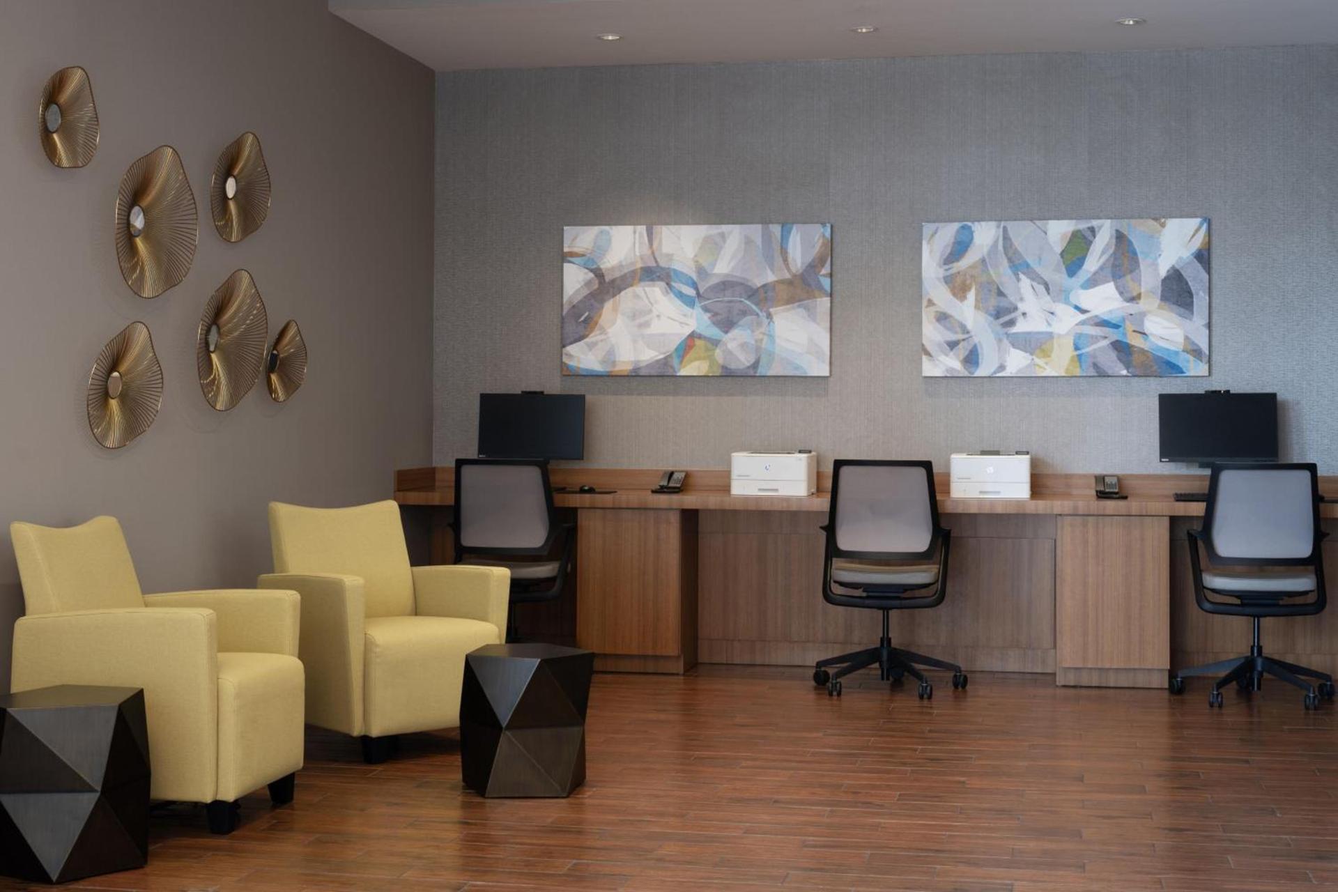 SpringHill Suites by Marriott Orlando at FLAMINGO CROSSINGS Town Center-Western Entrance photo 19