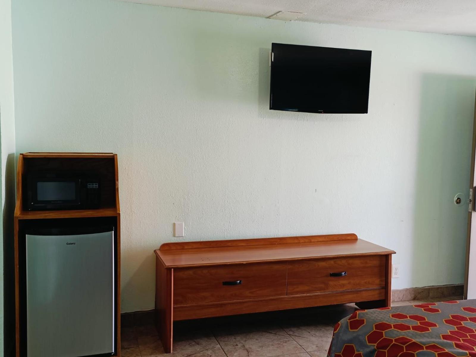Budget Inn By OYO Edinburg Hwy 281 photo 10