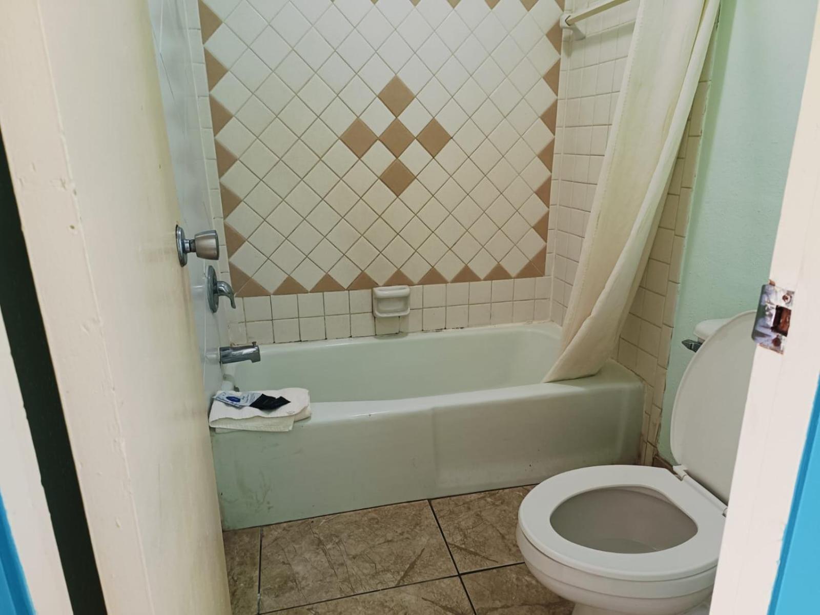 Budget Inn By OYO Edinburg Hwy 281 photo 21
