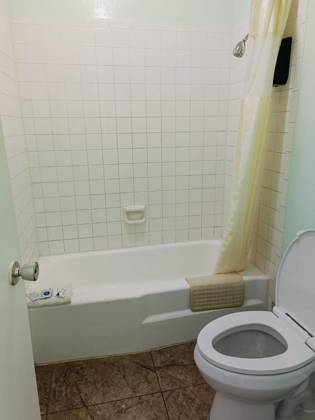 Budget Inn By OYO Edinburg Hwy 281 photo 30