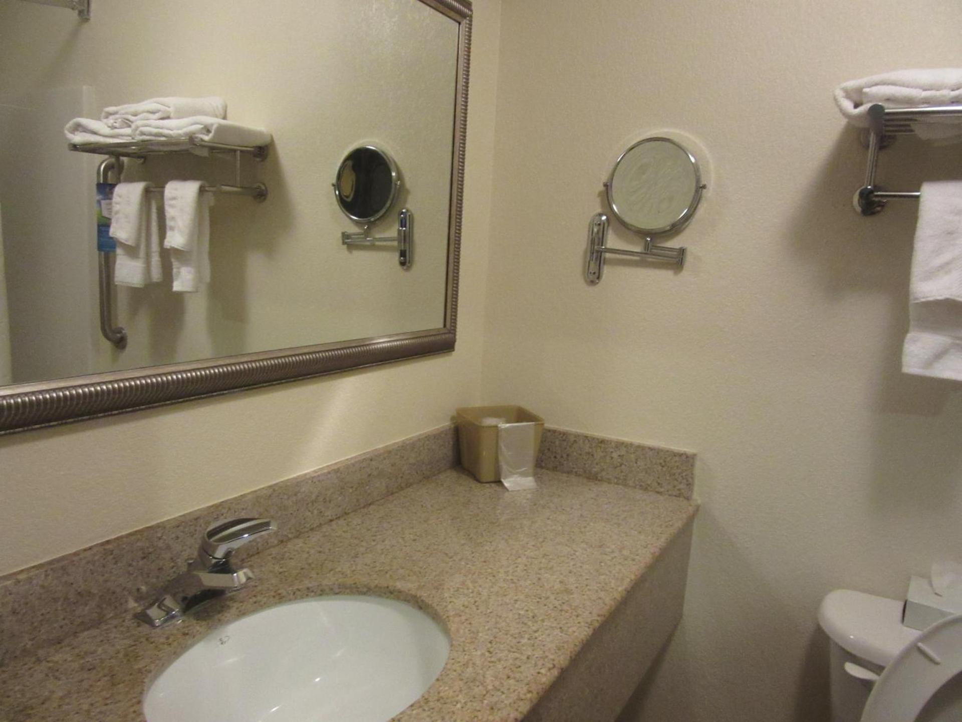 Baymont by Wyndham Columbia Fort Jackson photo 18