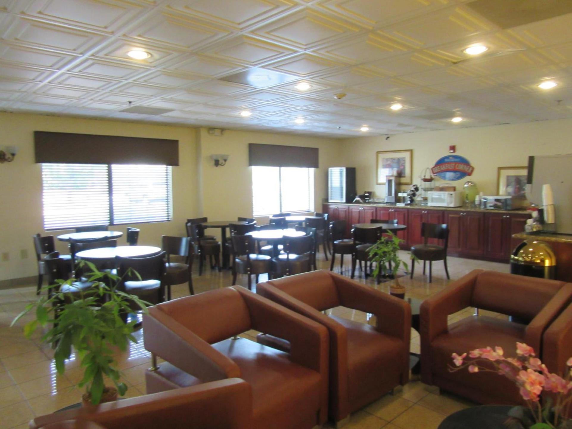 Baymont by Wyndham Columbia Fort Jackson photo 24