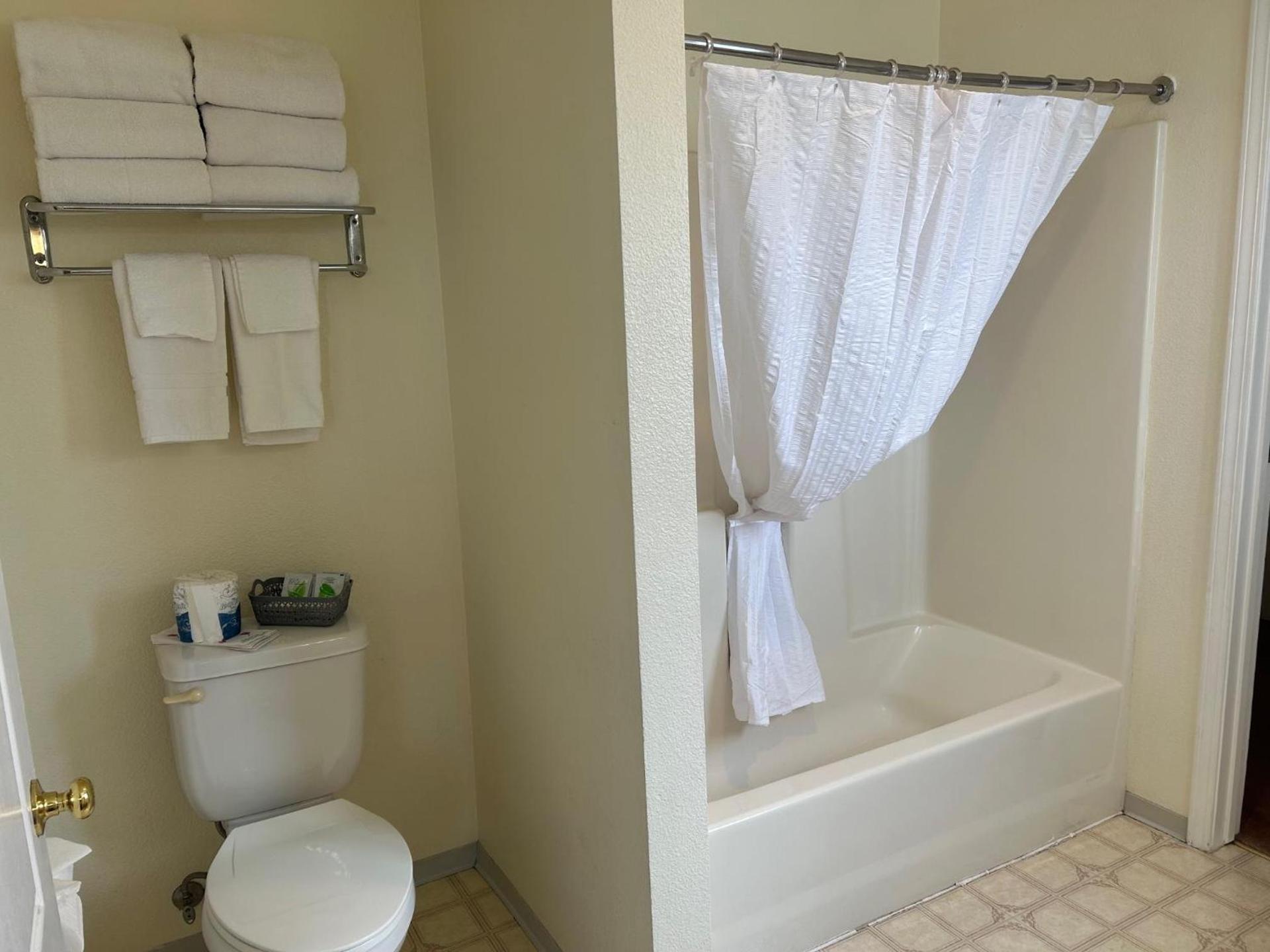 Bayview Inn photo 8