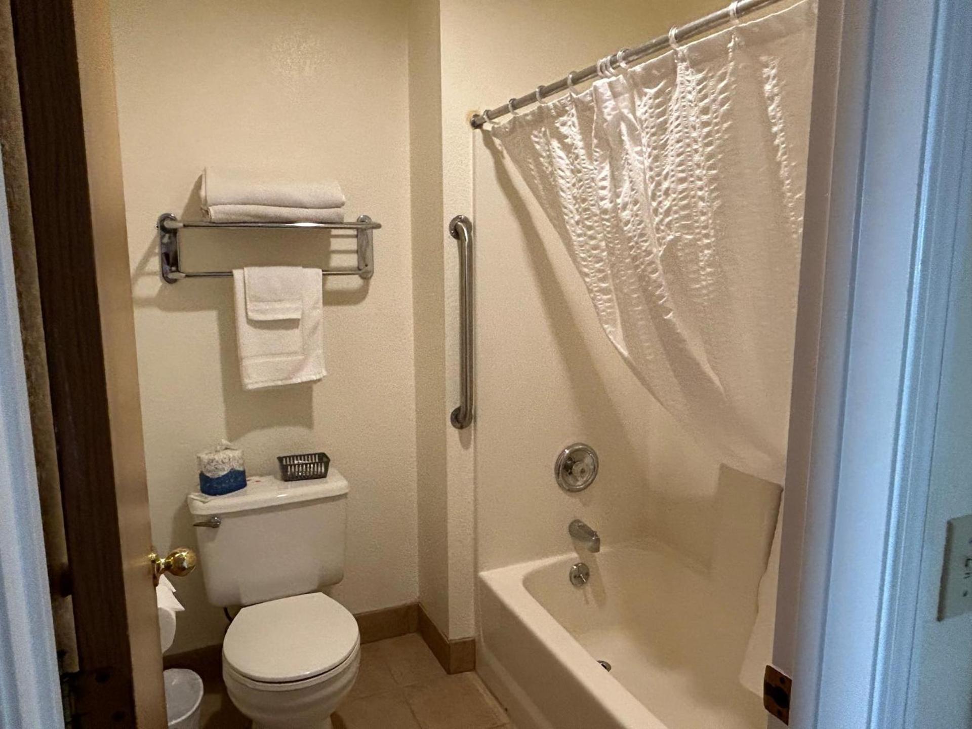Bayview Inn photo 21