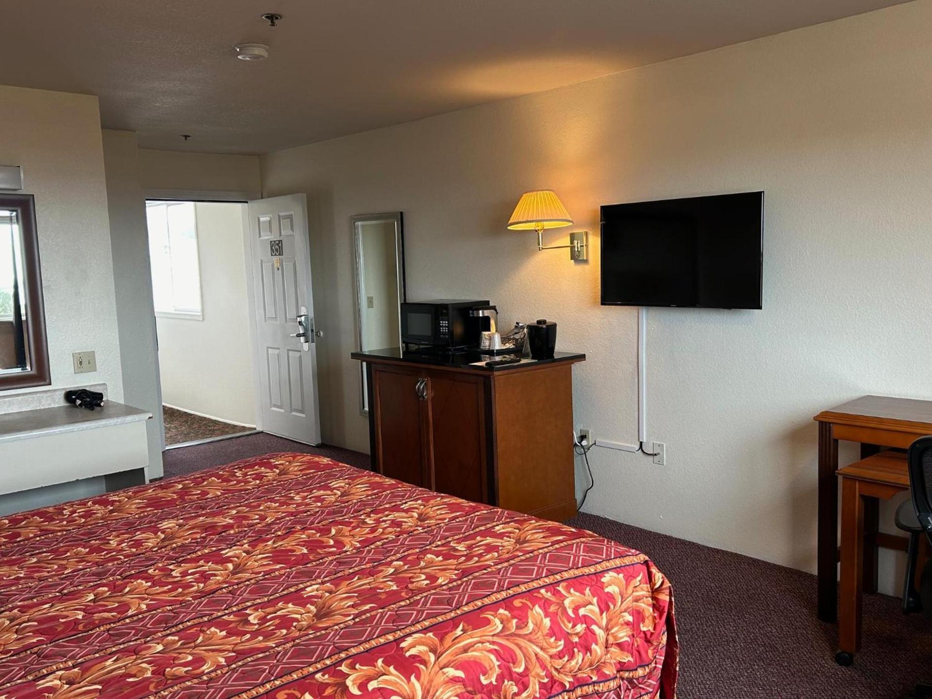 Bayview Inn photo 25