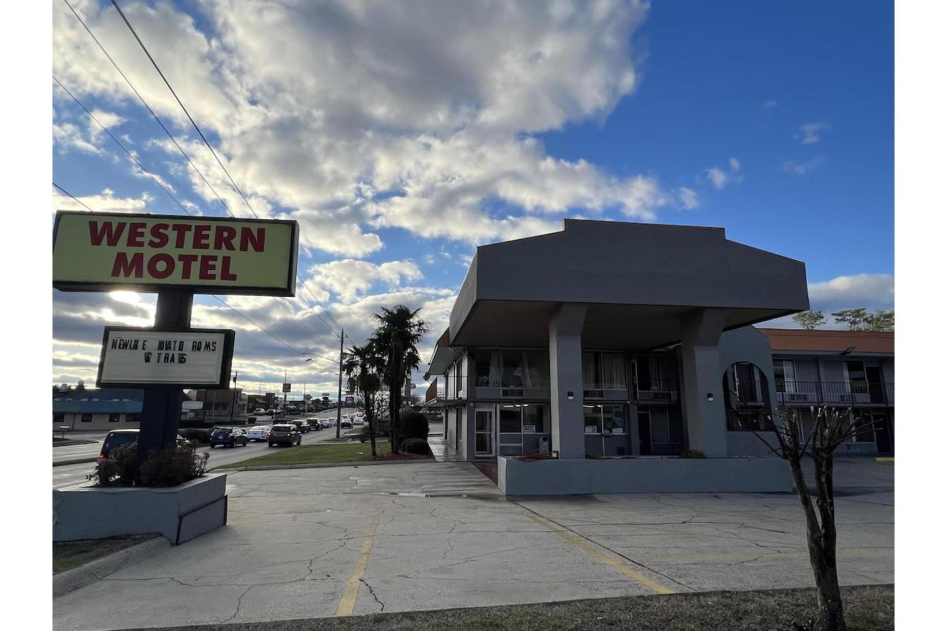 Western Motel By OYO Hattiesburg photo 1