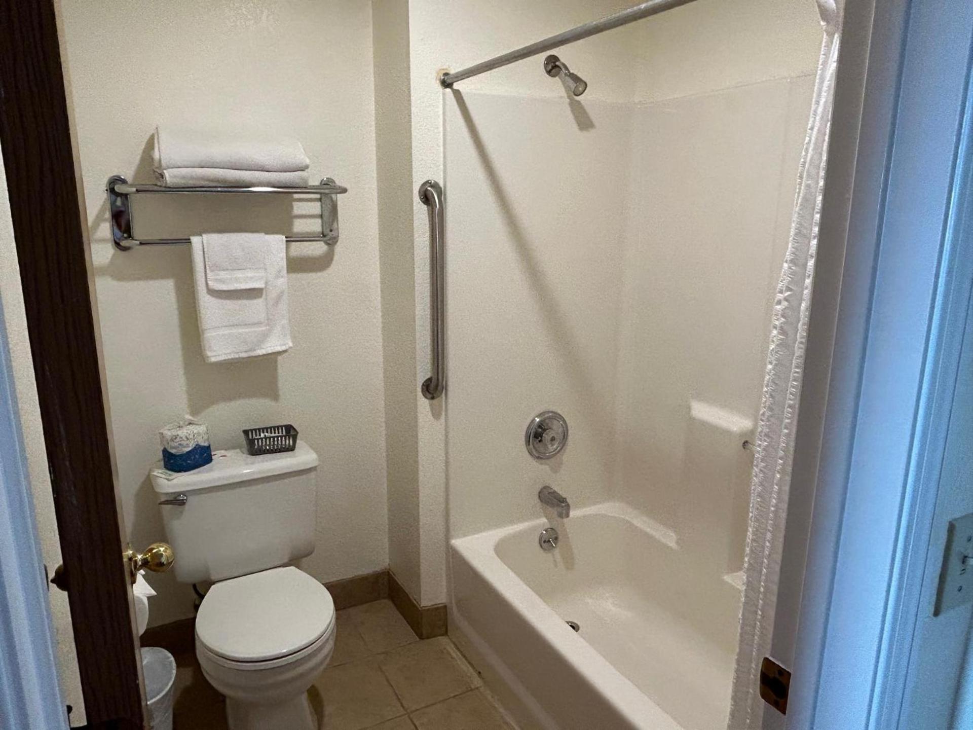 Bayview Inn photo 26