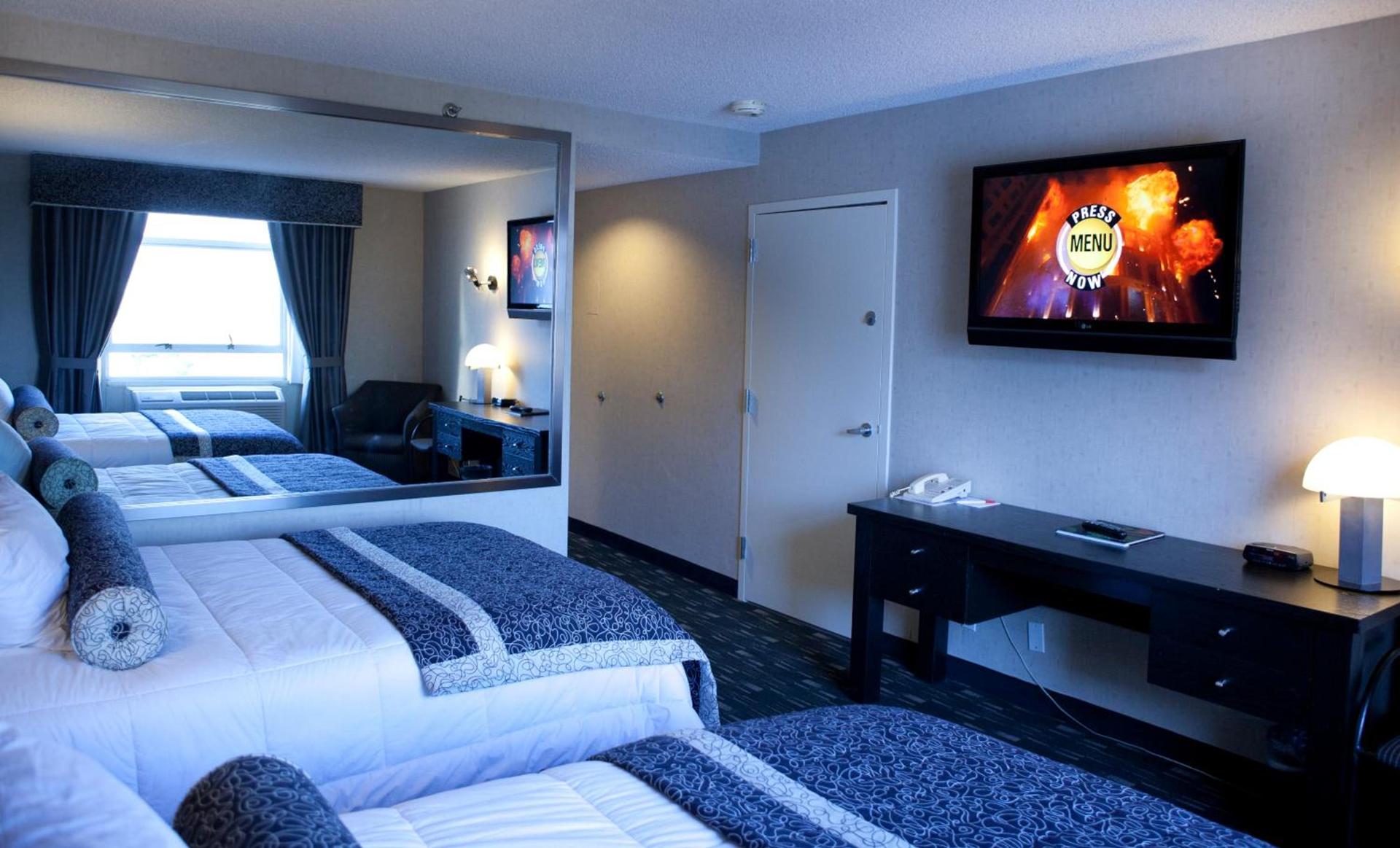 Ramada Plaza by Wyndham West Hollywood Hotel & Suites photo 23