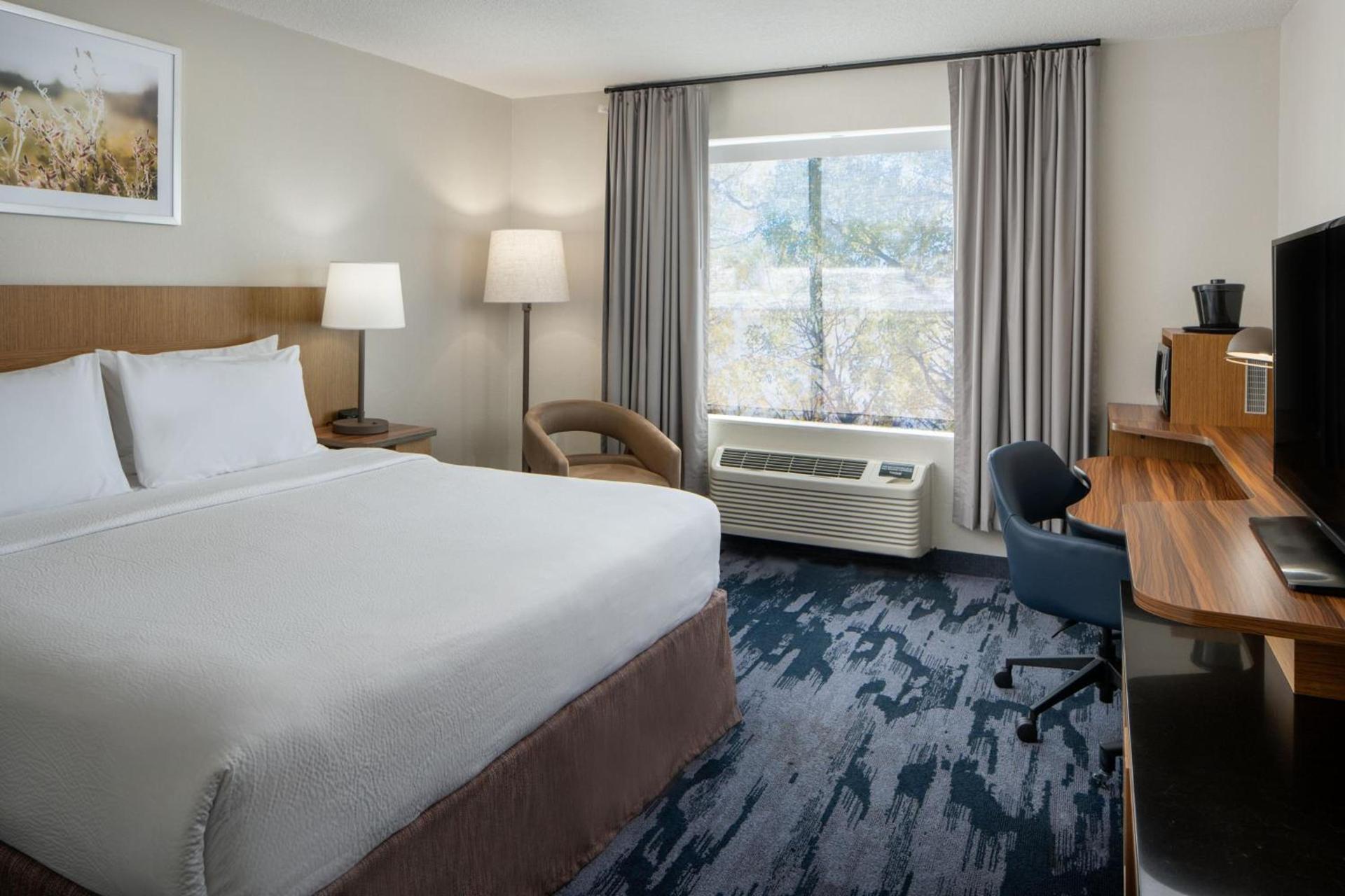 Fairfield Inn & Suites by Marriott Fort Myers Cape Coral photo 9