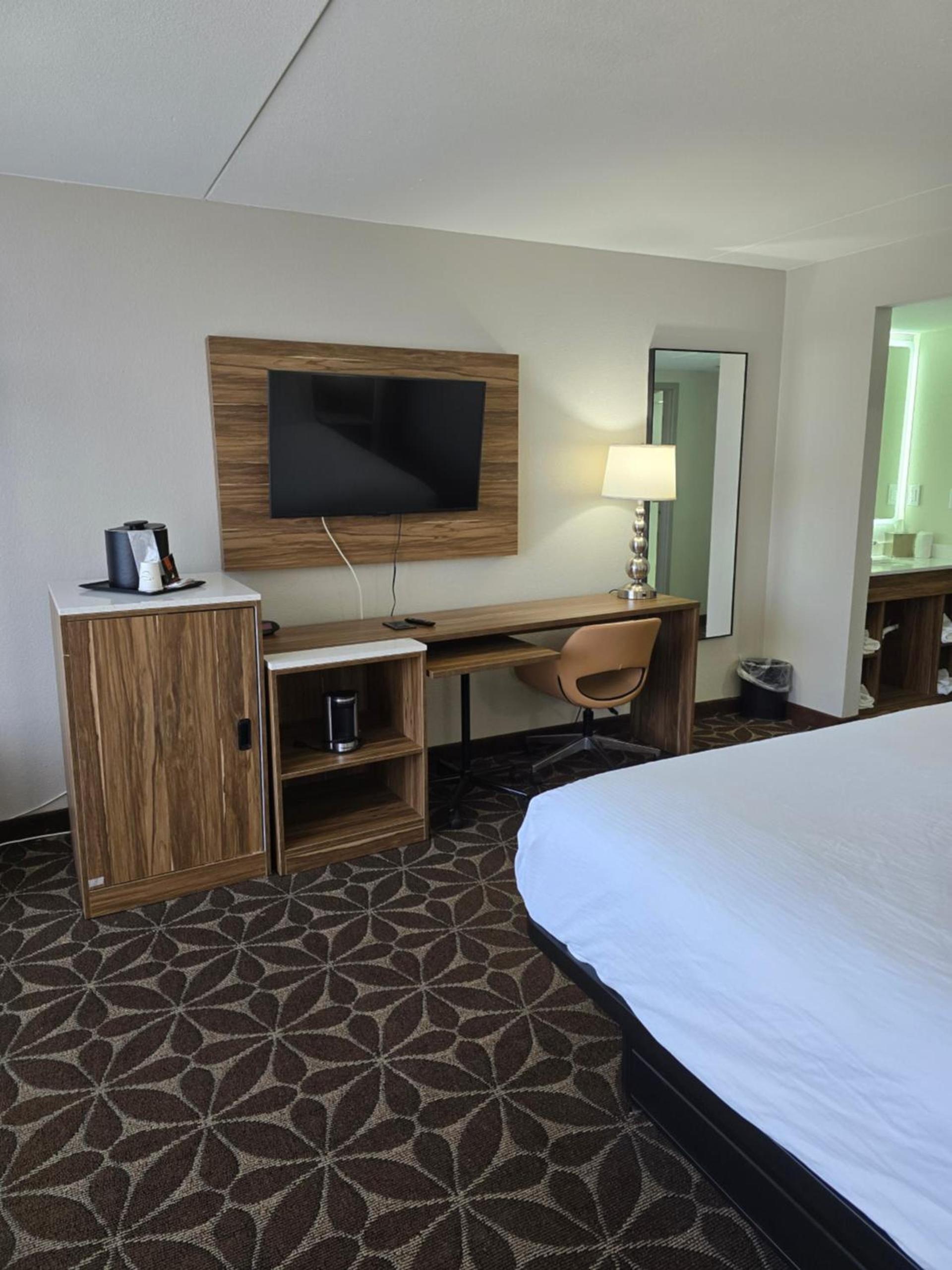 Wyndham Garden Williamsburg Busch Gardens Area photo 18