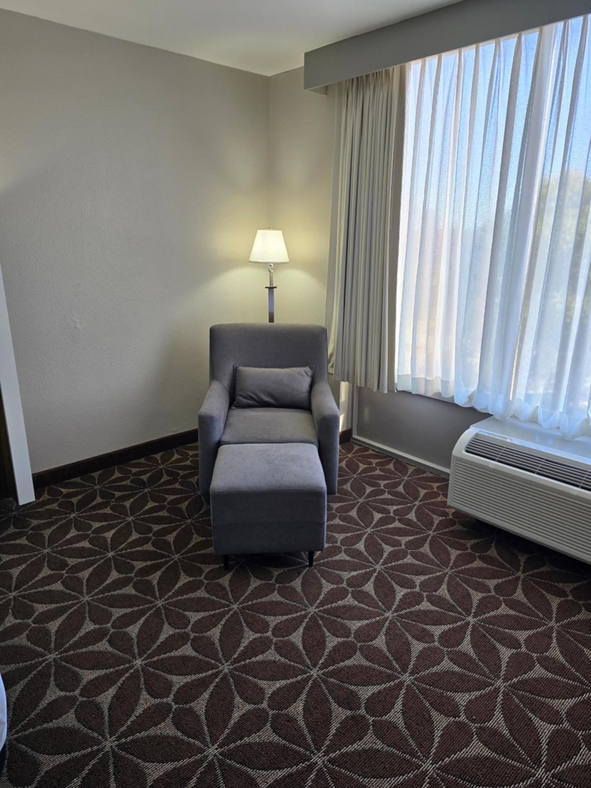 Wyndham Garden Williamsburg Busch Gardens Area photo 19