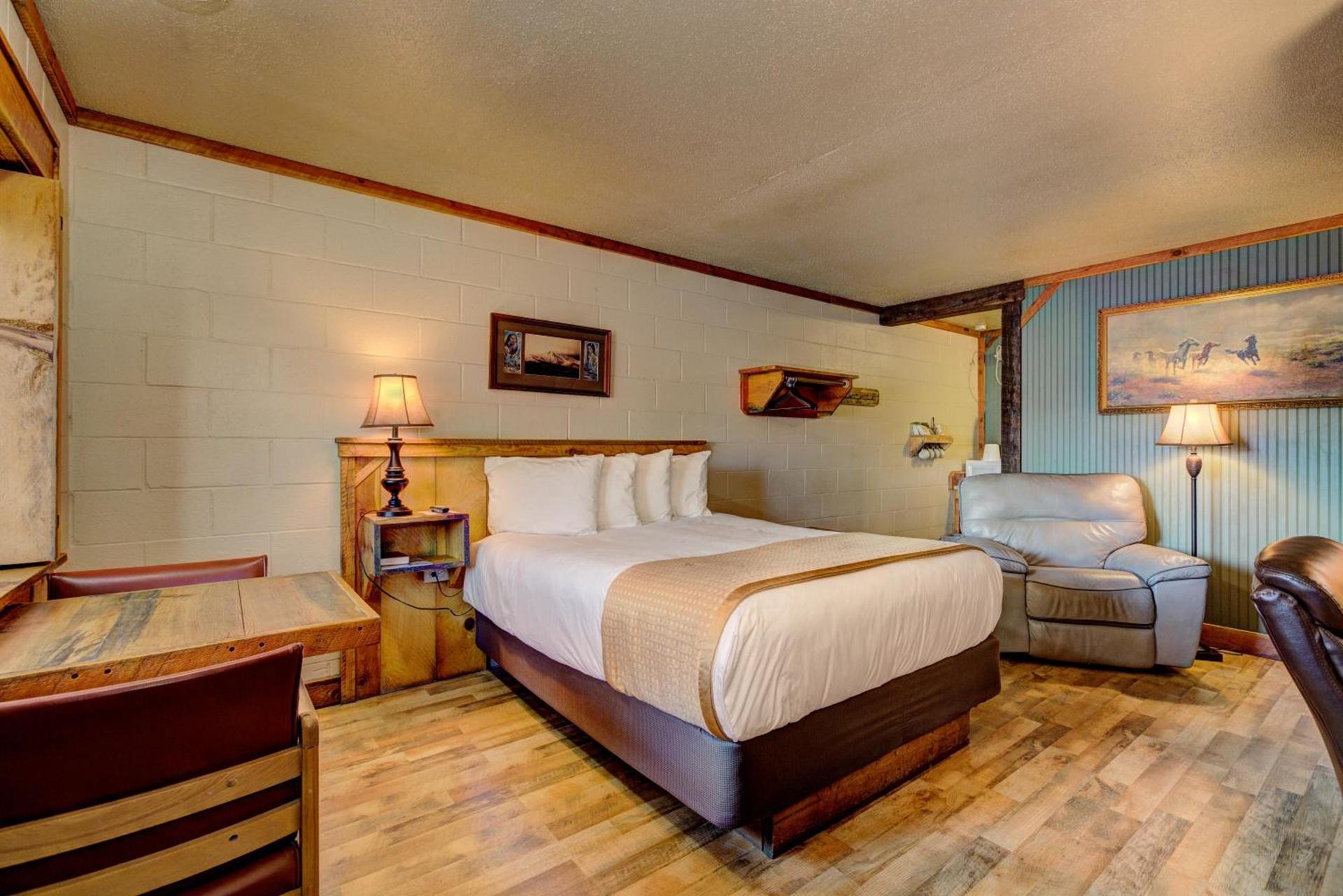 Holiday Motel and RV Park photo 3