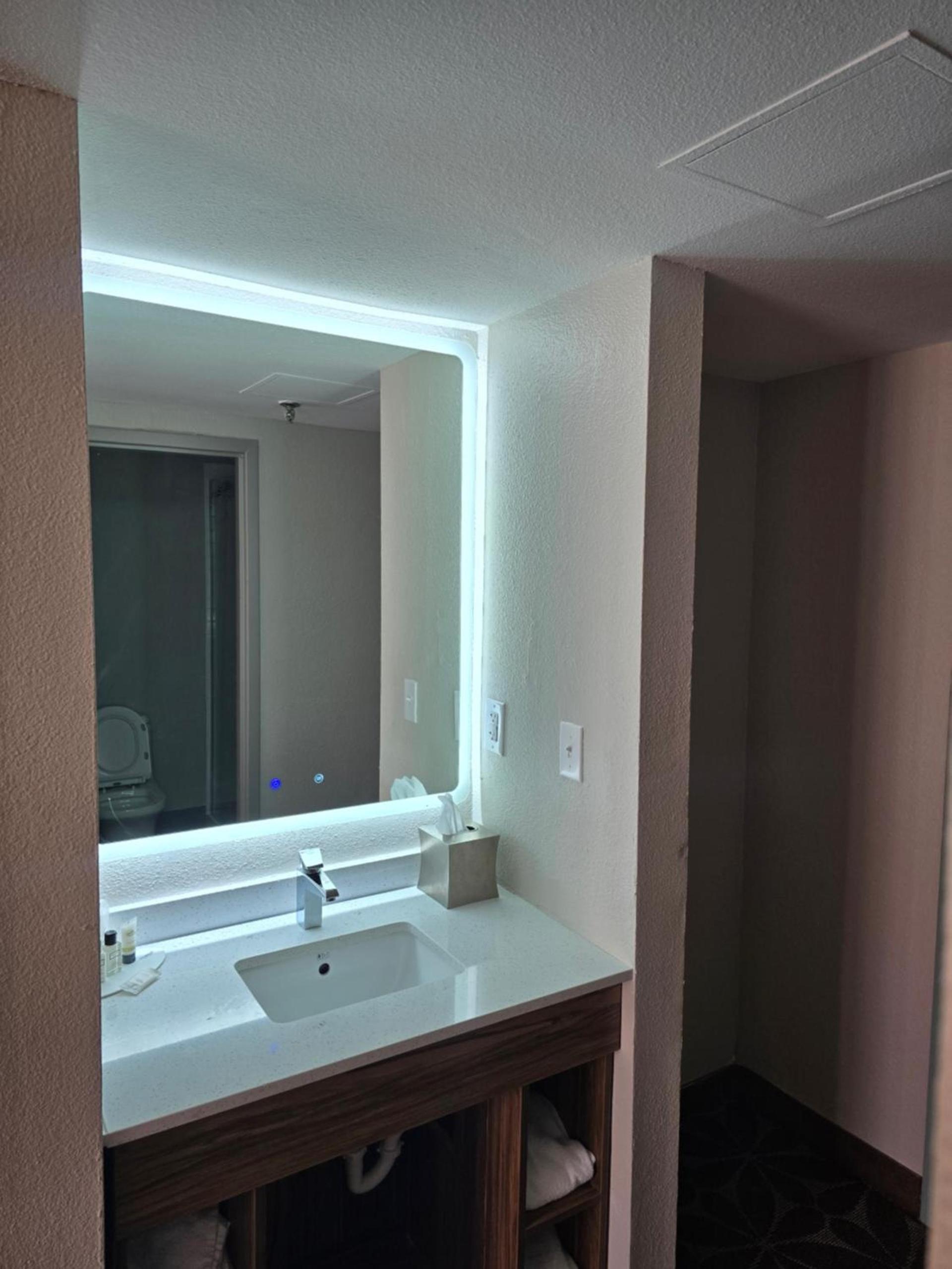 Wyndham Garden Williamsburg Busch Gardens Area photo 30