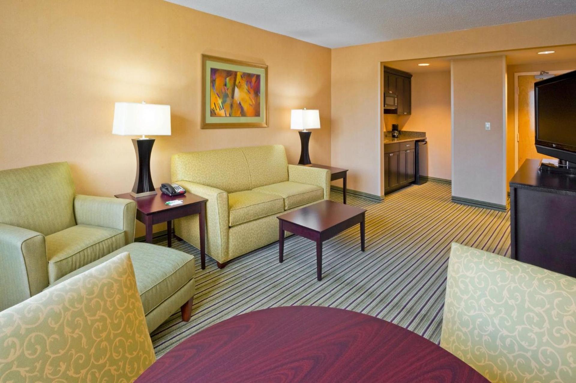 Holiday Inn & Suites Parsippany Fairfield by IHG photo 33