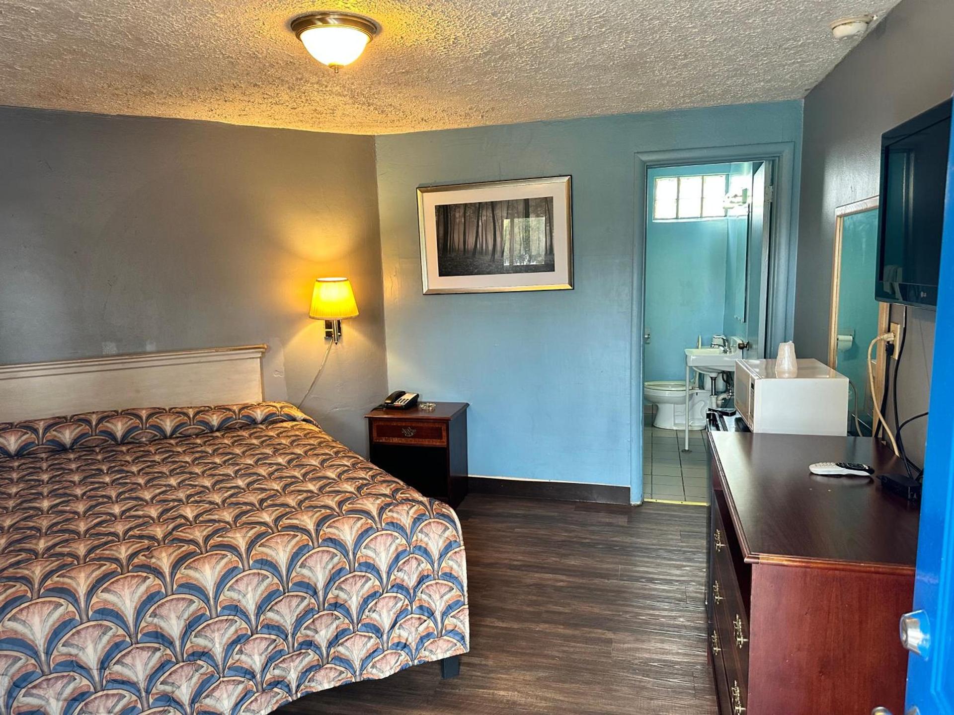 Westgate Manor Motel Austintown & Youngstown OHIO photo 14