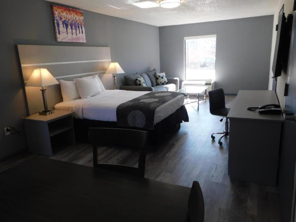 Hotel 10 Extended Stay photo 9