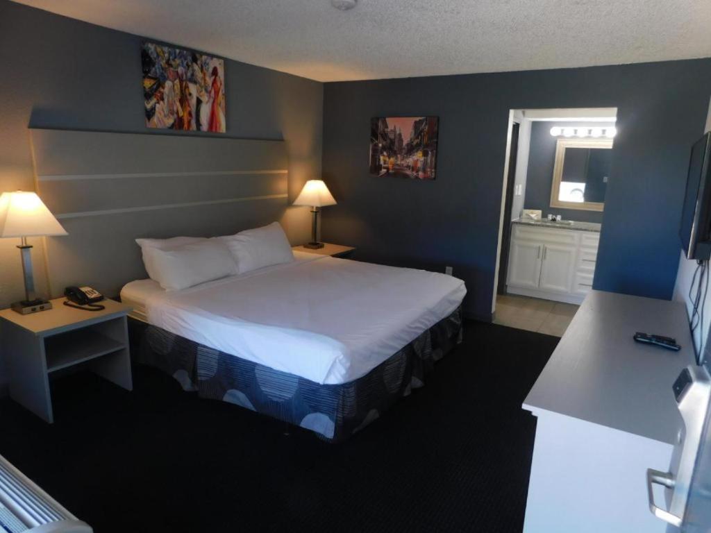 Hotel 10 Extended Stay photo 5