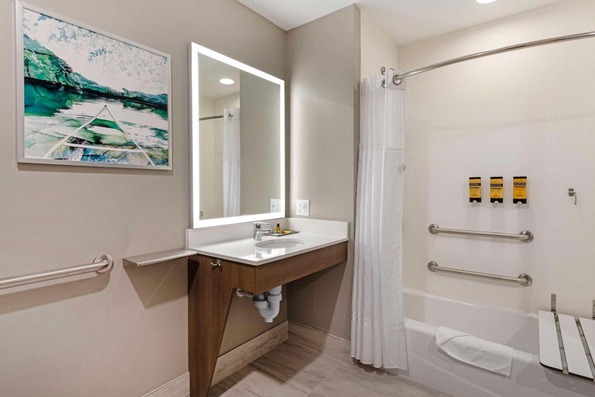 Best Western Plus Grand Rapids MN photo 10