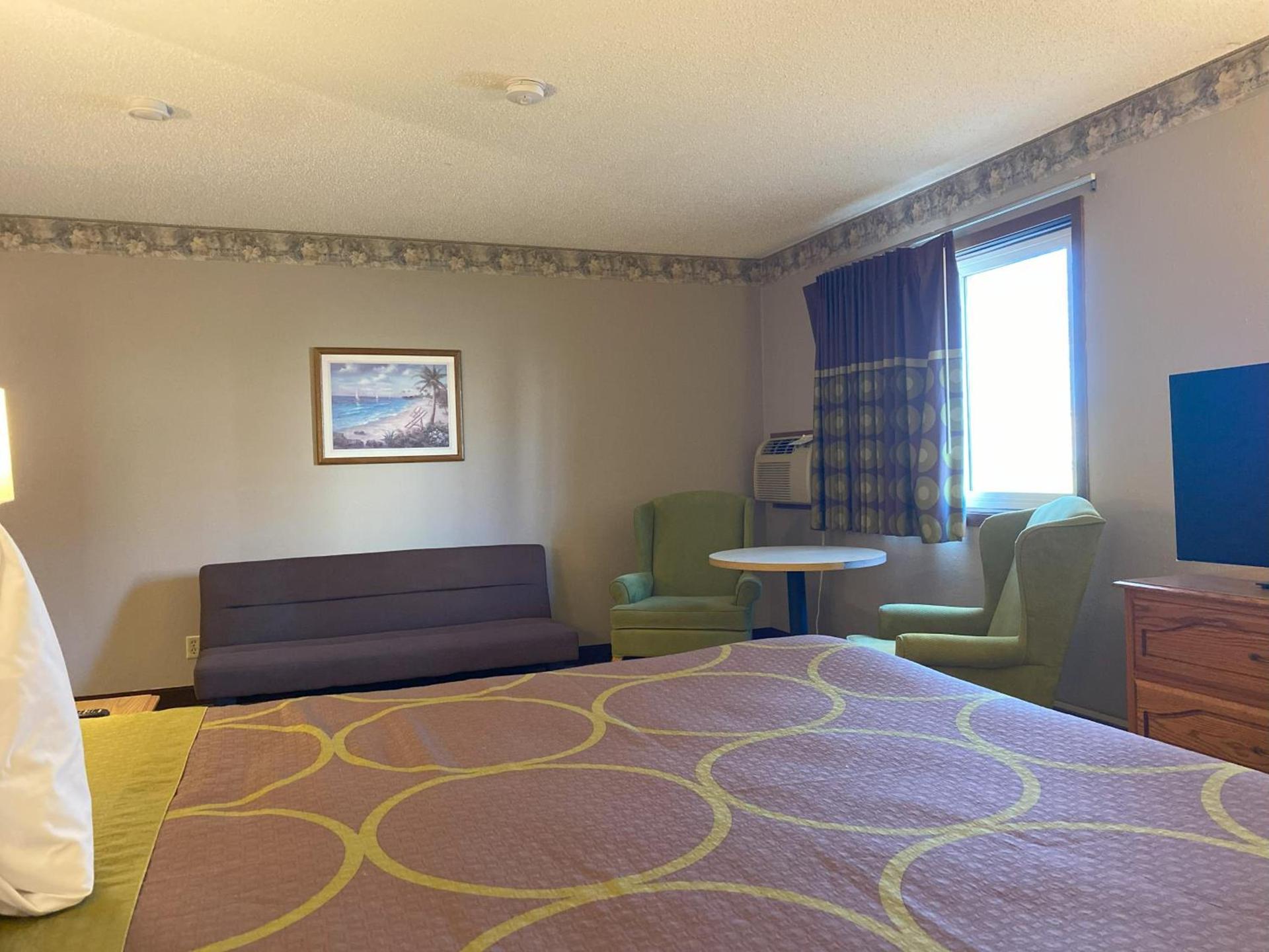 Super 8 by Wyndham Green Bay Near Stadium photo 28