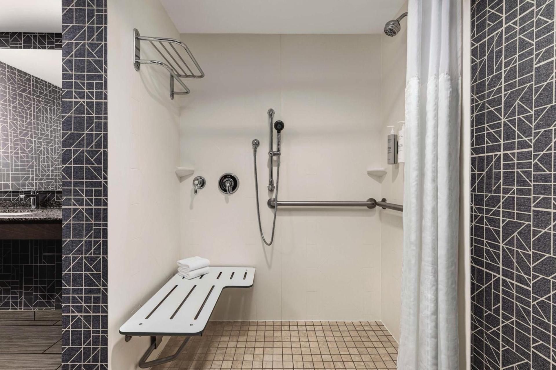 Homewood Suites by Hilton - Charlottesville photo 18