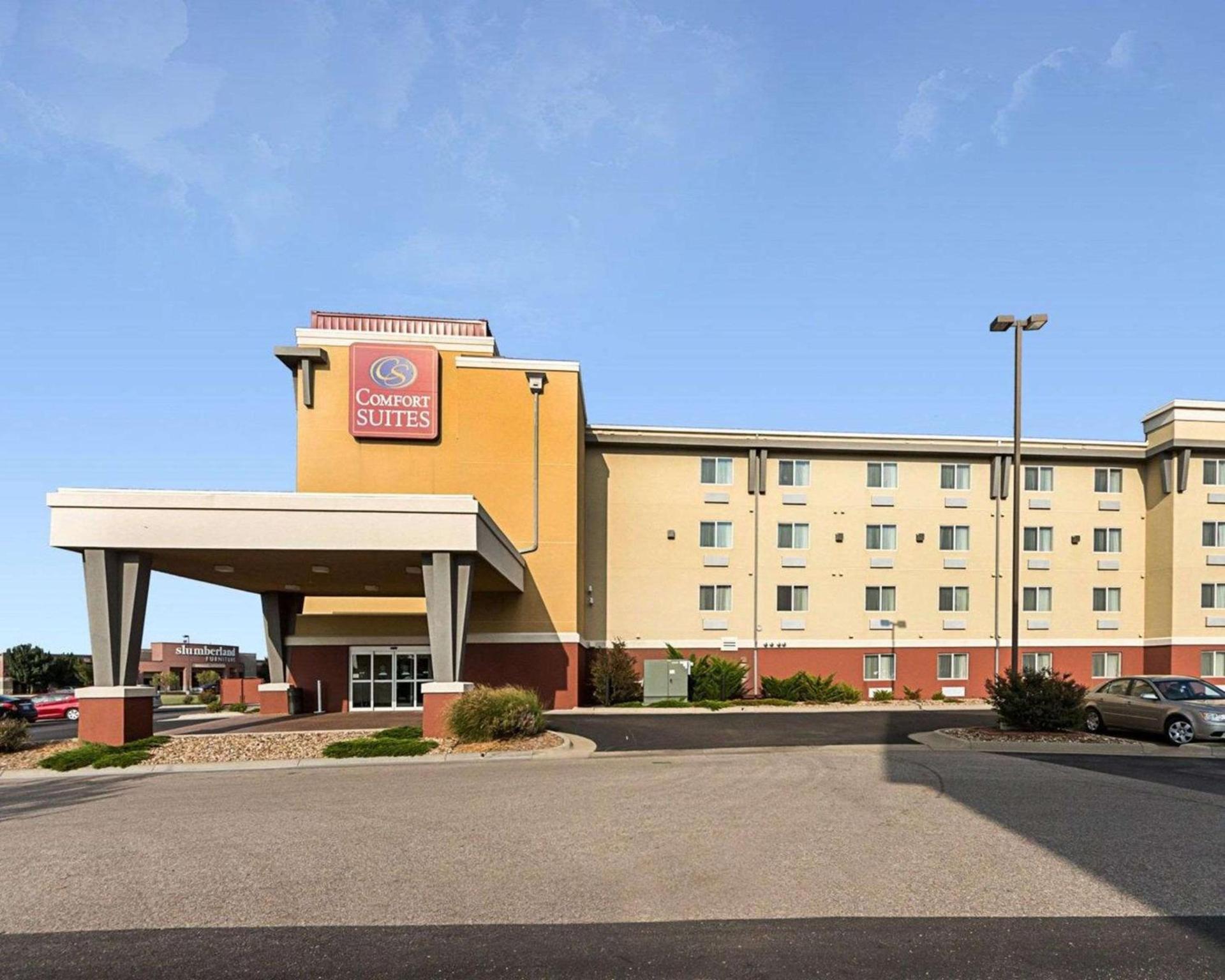 Comfort Suites Airport photo 2