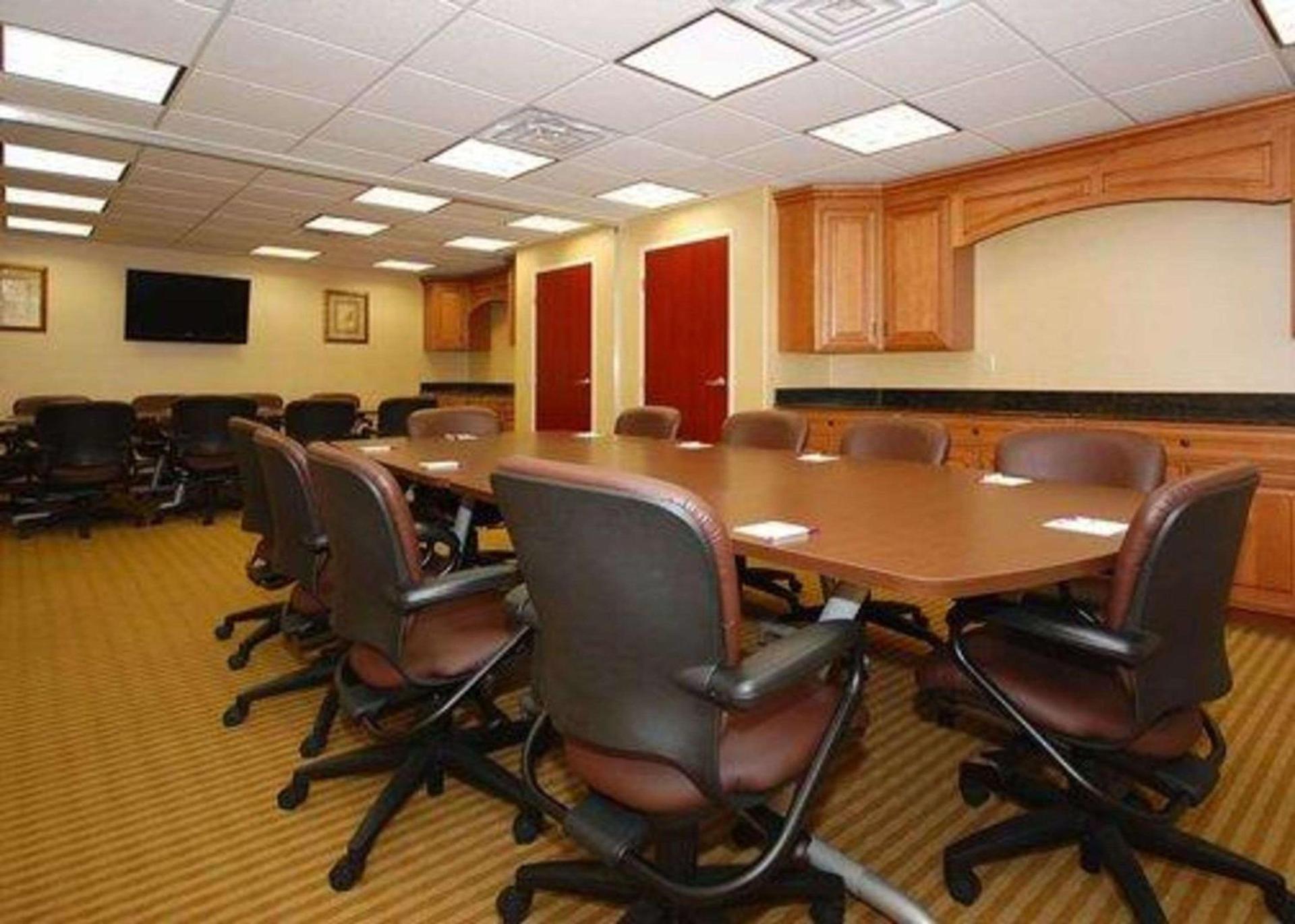 Comfort Suites Airport photo 13