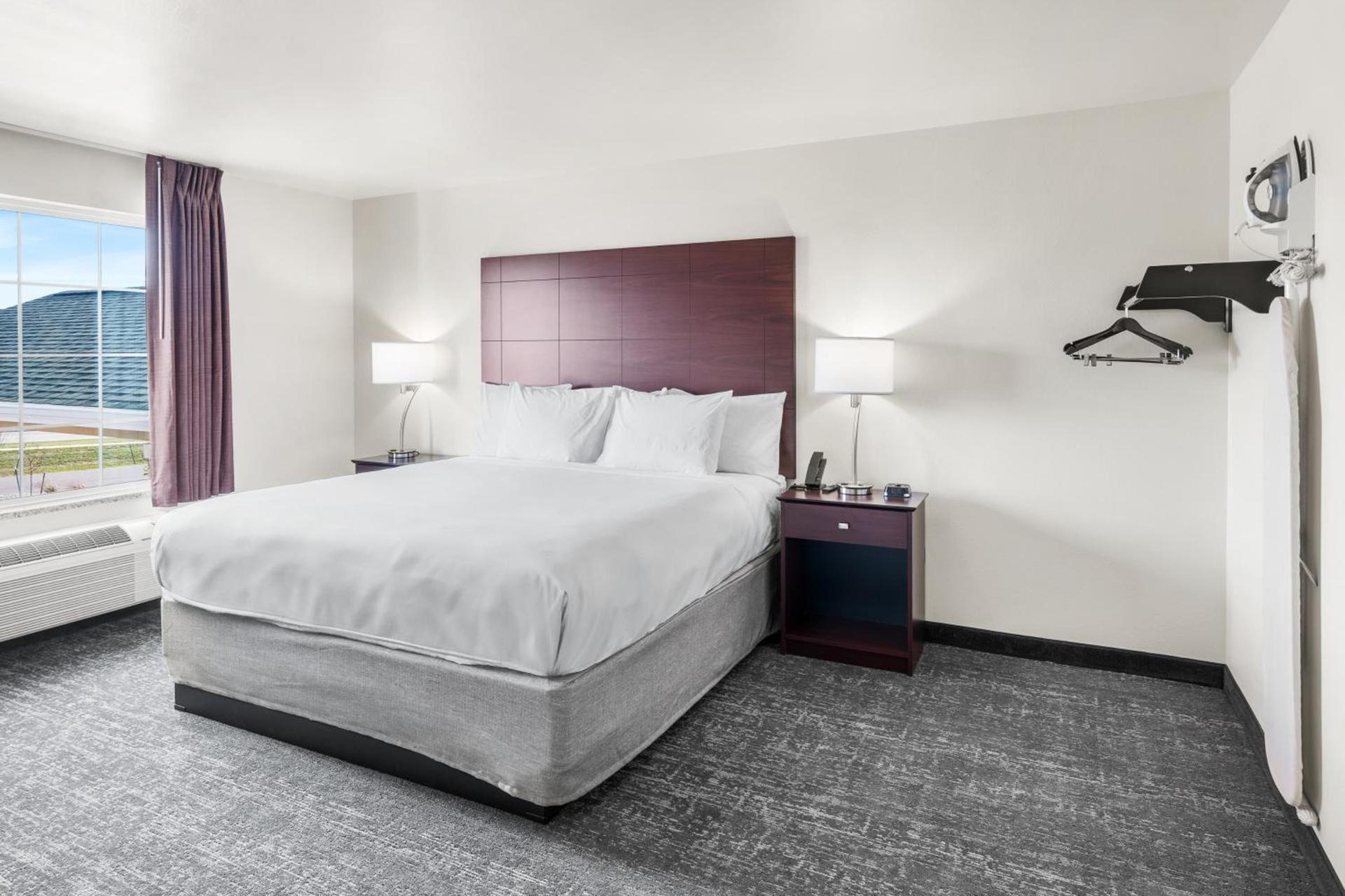 Cobblestone Hotel & Suites Denmark - Green Bay photo 15