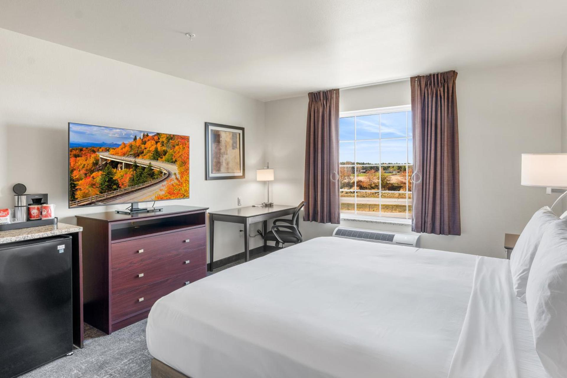 Cobblestone Hotel & Suites Denmark - Green Bay photo 16