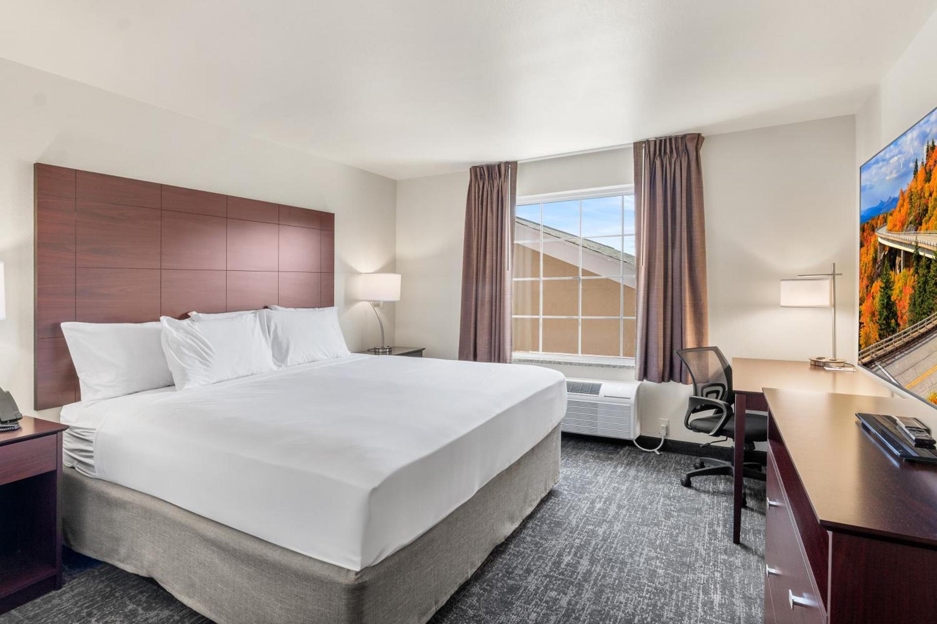 Cobblestone Hotel & Suites Denmark - Green Bay photo 26