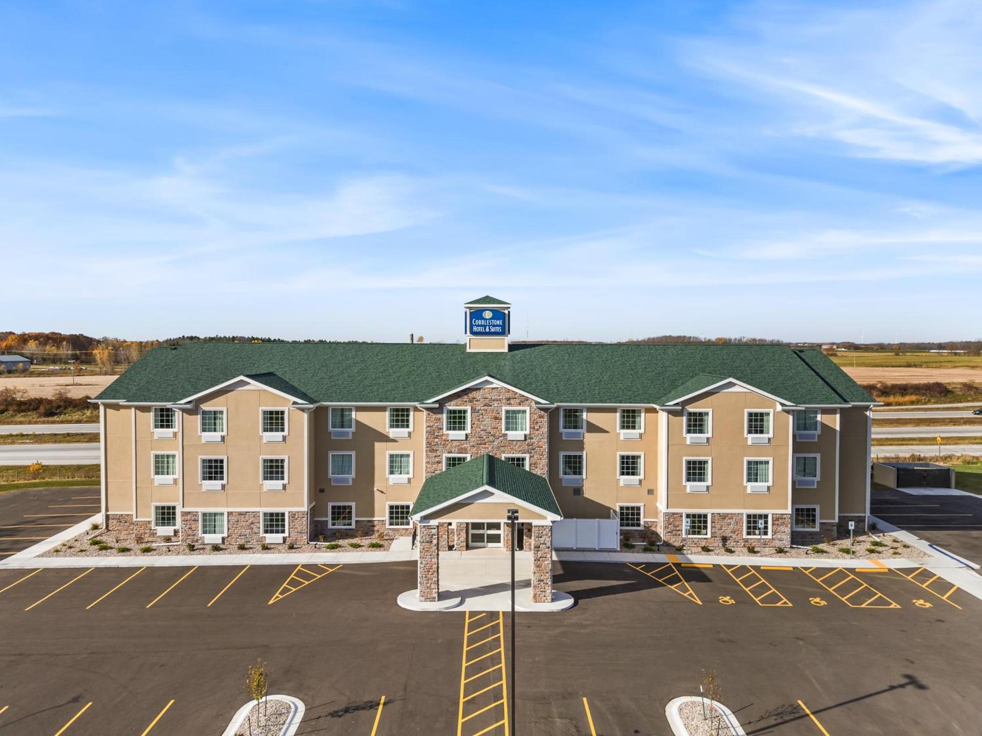 Cobblestone Hotel & Suites Denmark - Green Bay photo 42