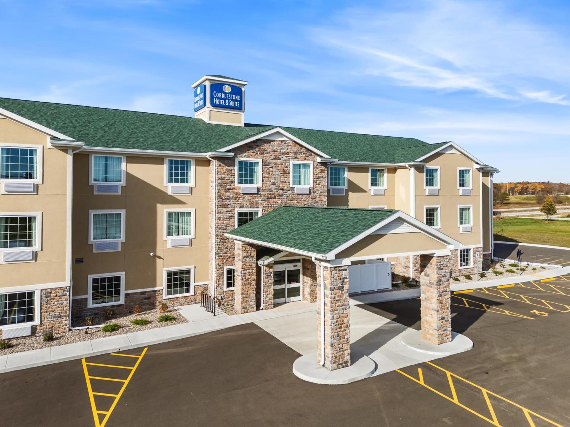 Cobblestone Hotel & Suites Denmark - Green Bay photo 56
