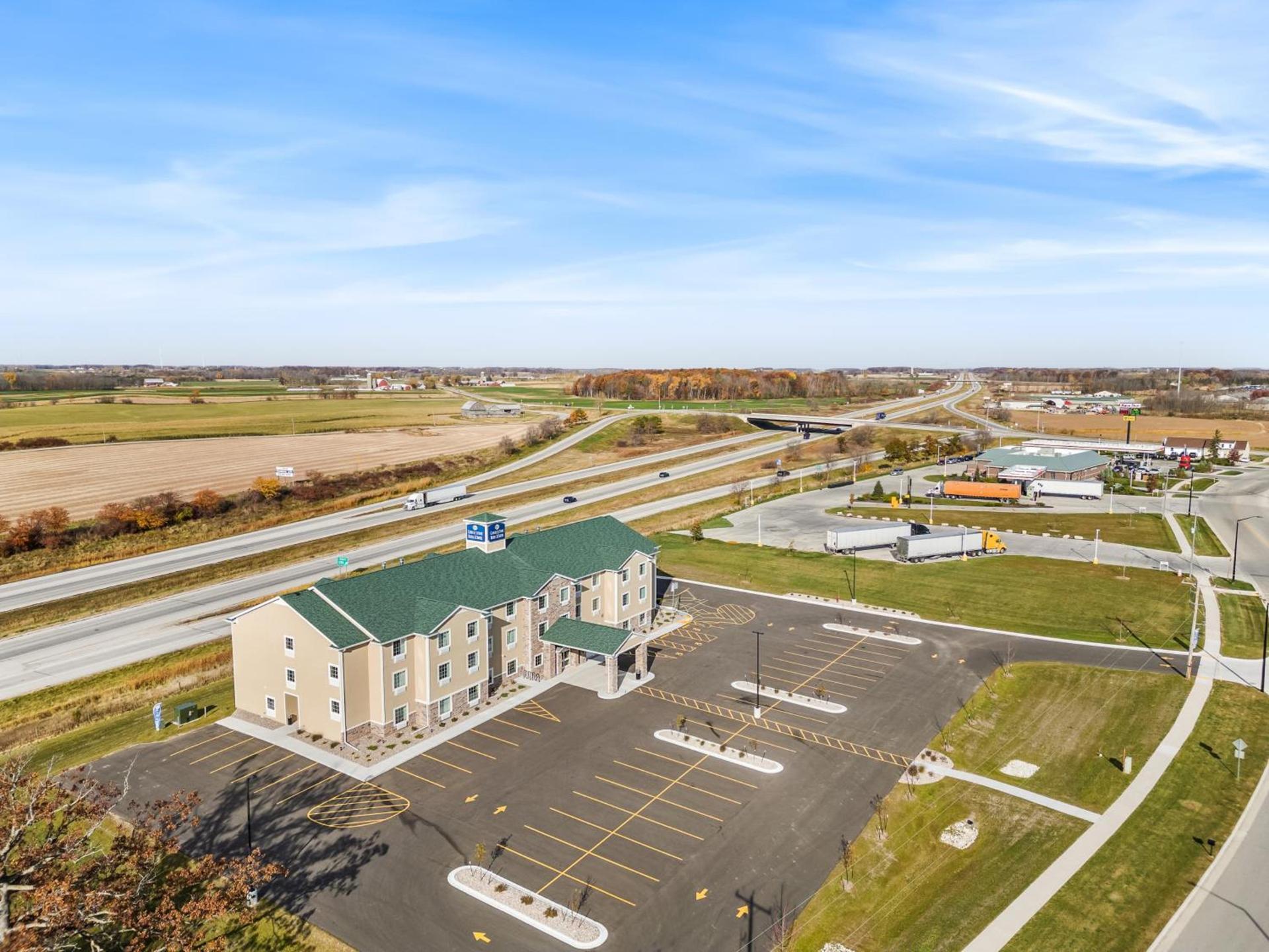 Cobblestone Hotel & Suites Denmark - Green Bay photo 62