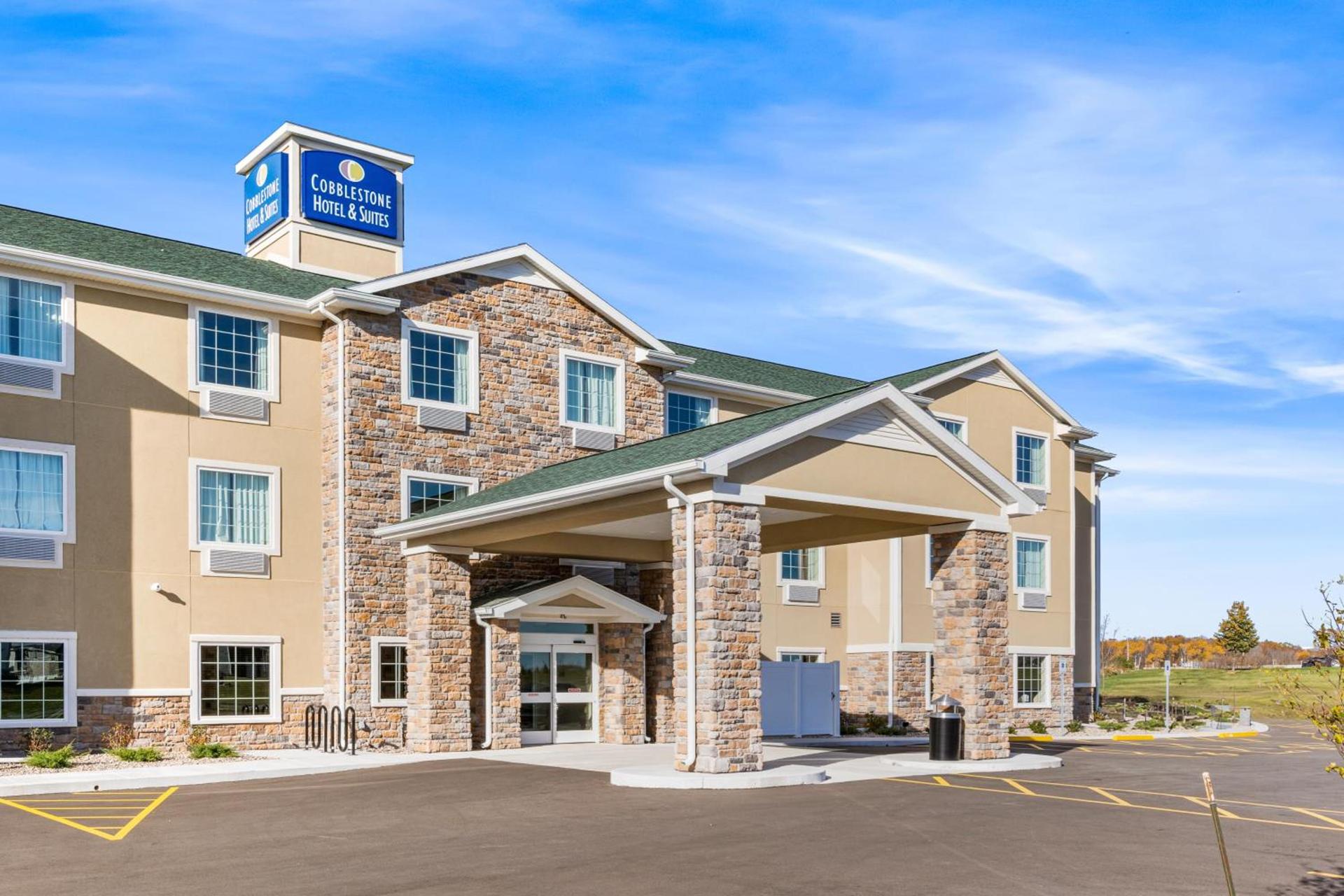Cobblestone Hotel & Suites Denmark - Green Bay photo 67
