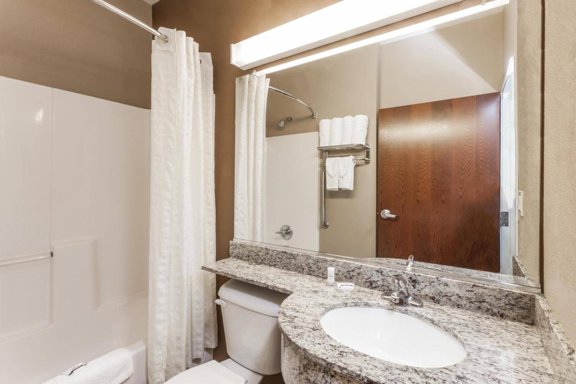 Microtel Inn & Suites by Wyndham Michigan City photo 15