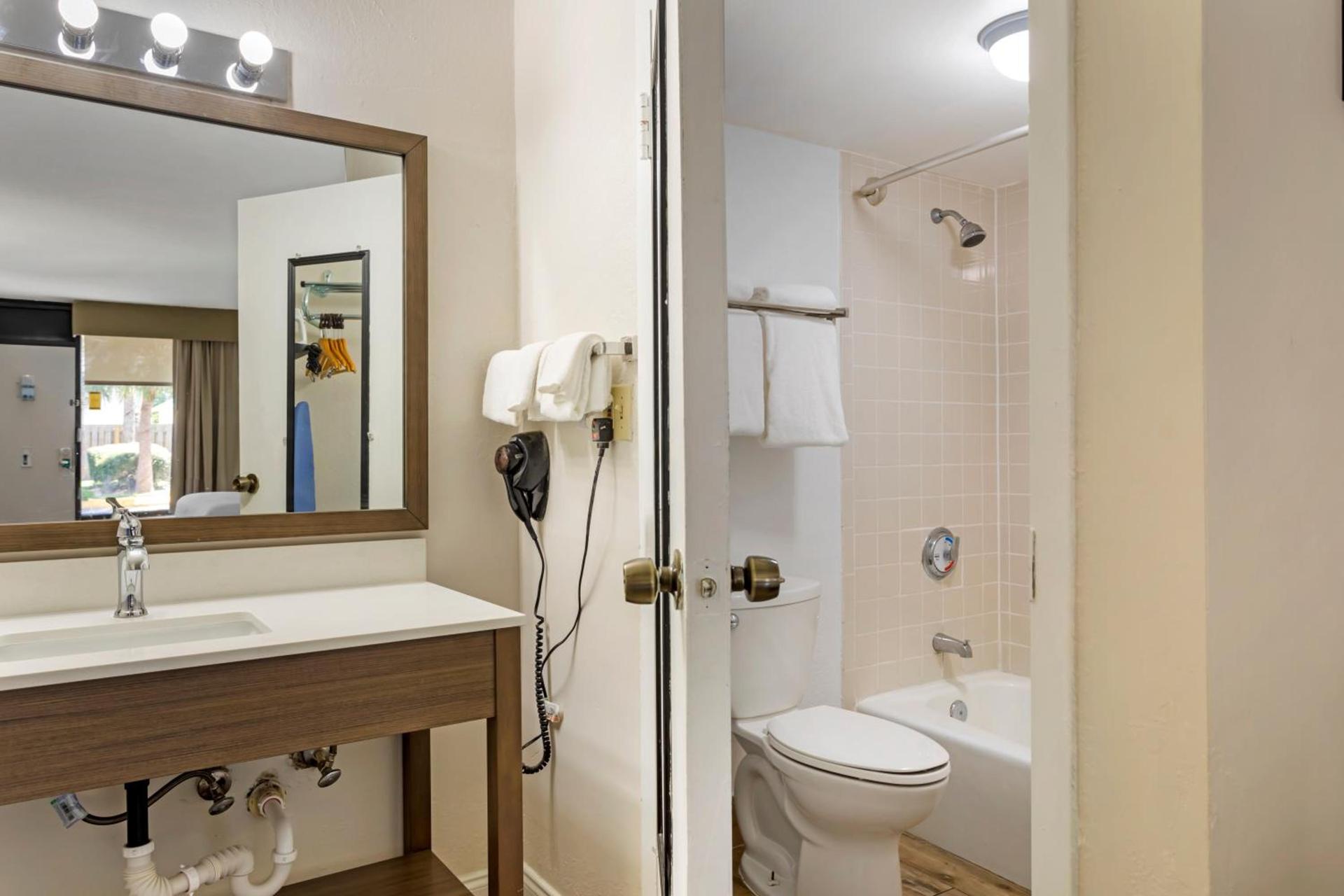 Quality Inn & Suites St Augustine Beach Area photo 45