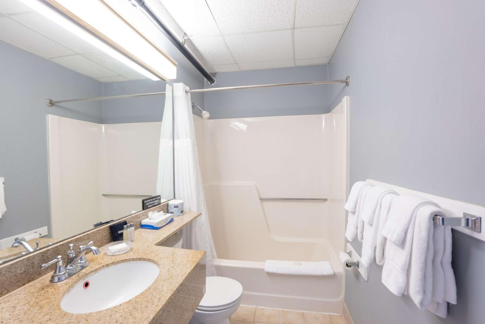 Boothbay Harbor Inn photo 46